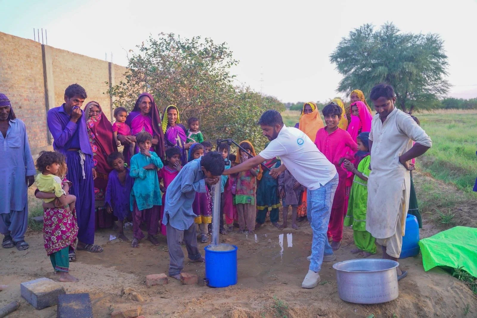 Well Pictures - Pakistan (2).JPG