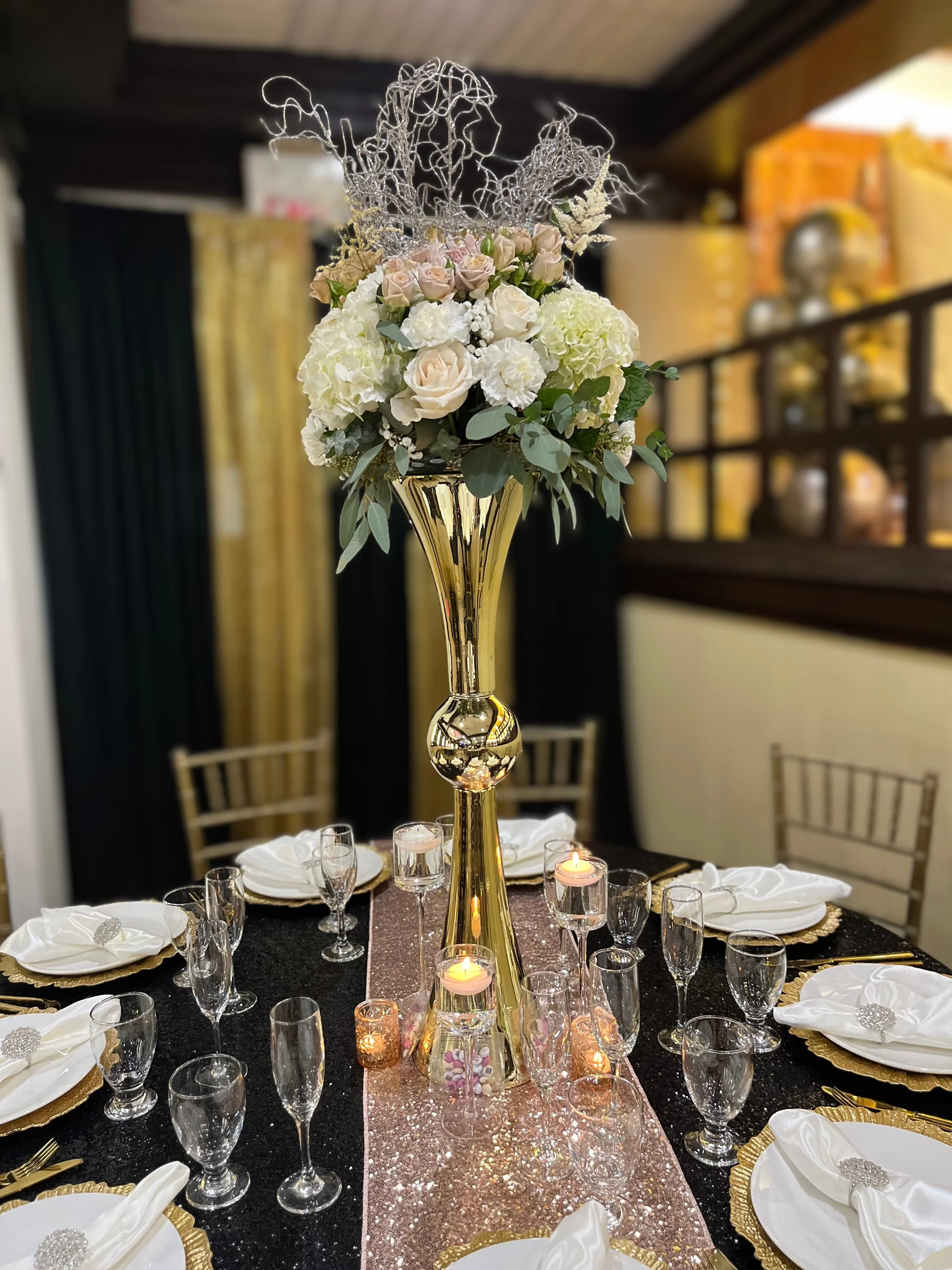 CENTERPIECES & TABLE DECOR