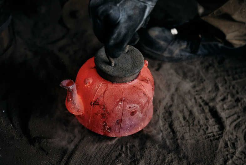 ROOV_Website_Roovmail_Japan-Azuma Farm-Aman-Jen Johnson-Luxury Travel-Nambu Ironware.png