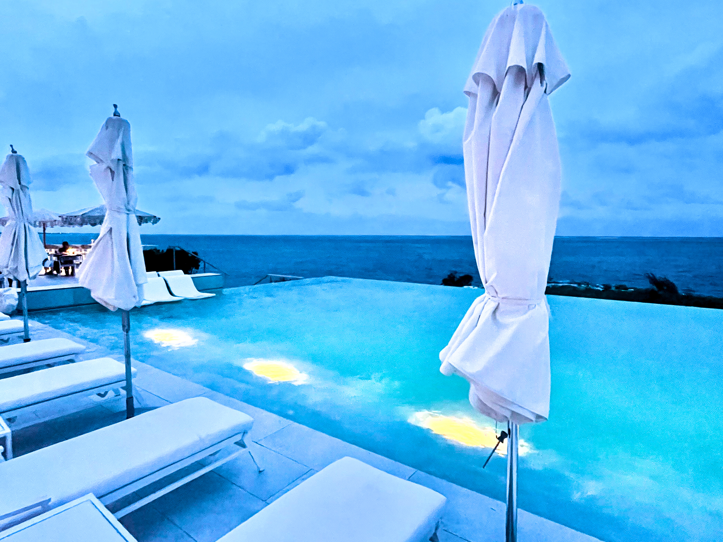 Infinity Pool Caribbean TCI.png