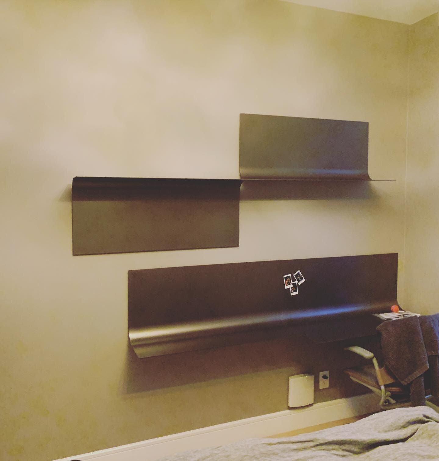 Sfoglia, Wall desk and shelves combination by Mogg.

This was definitely an interesting and challenging install. Love the way it turned out!

#walldesk #sfoglia #chelseainstall #needmynewcameraasap #craftedprecision