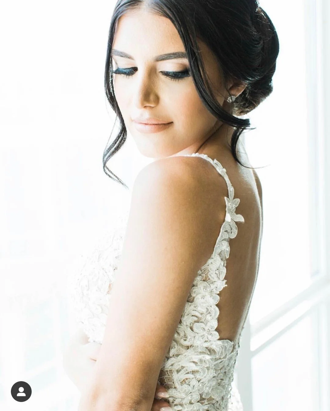 When your bride is as timeless of a beauty as Pegah was, we can&rsquo;t get enough of her. We absolutely adored her bridal inspo and final look for her big day! ❤️

Bride : @pegah.keane 
Makeup Artist : @sarahrillon_mua
Hairstylist : @kechelleh
Photo
