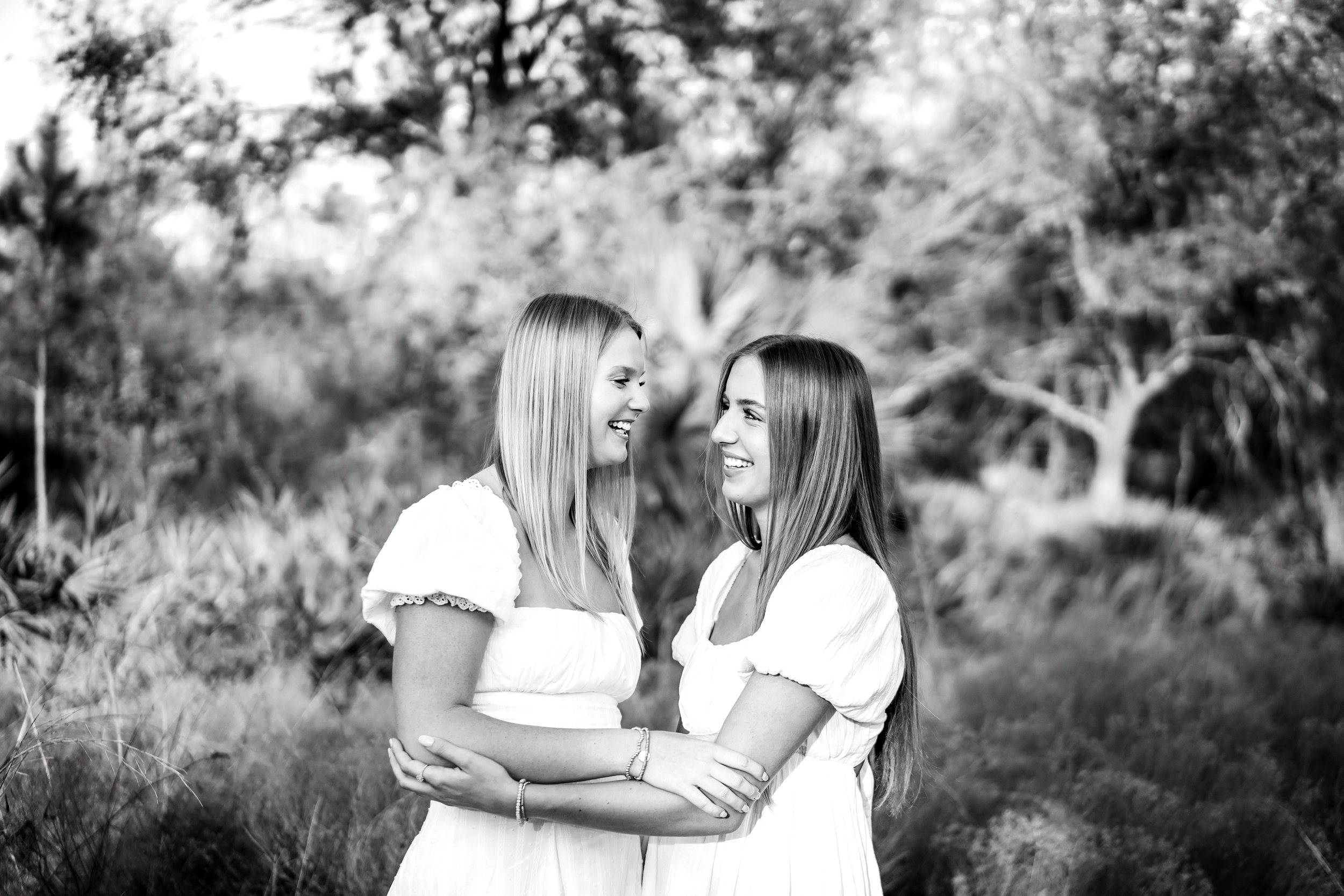 hamilton-creek-photography-tampa-senior-photographer--11bw.jpg