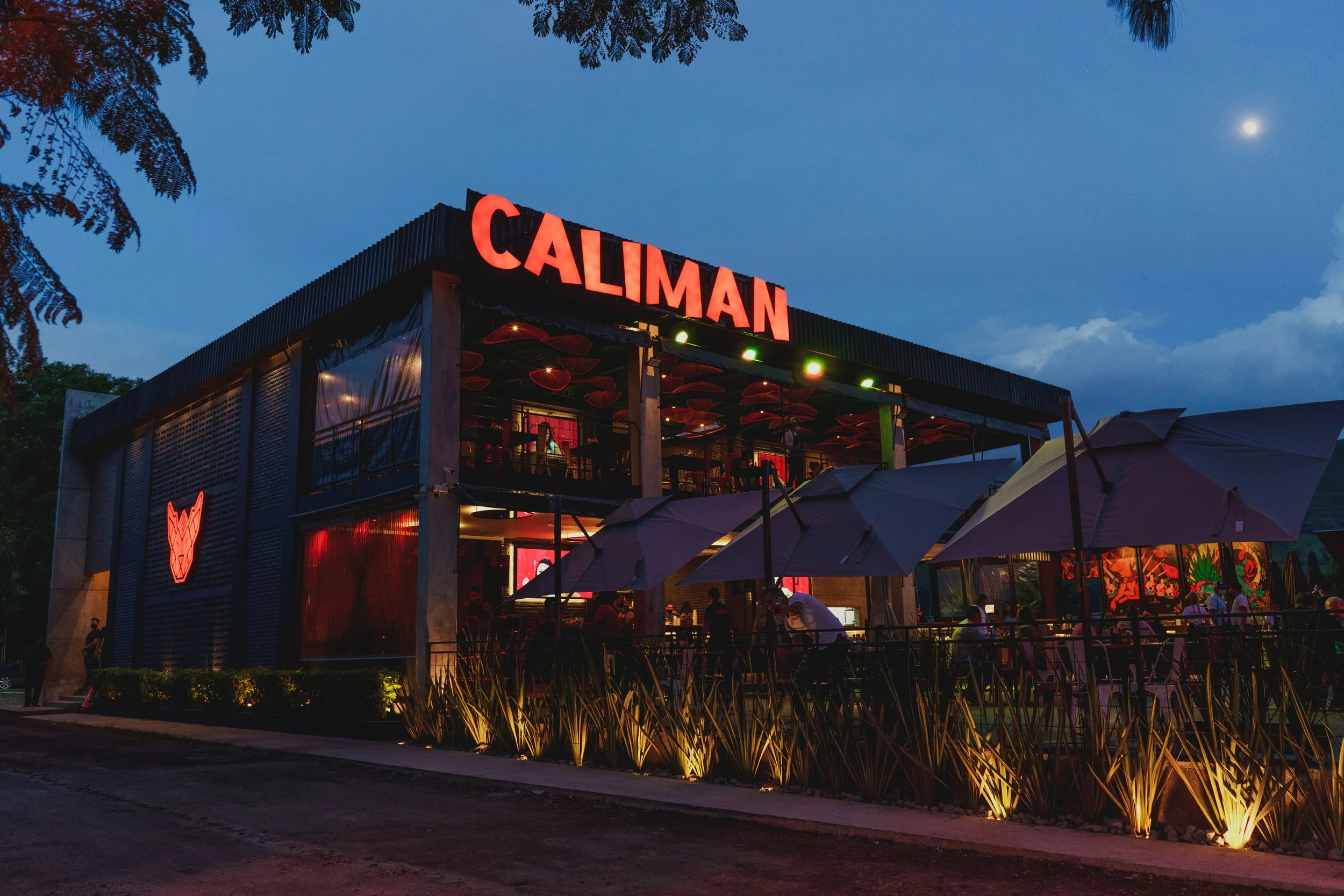 CALIMAN BAR