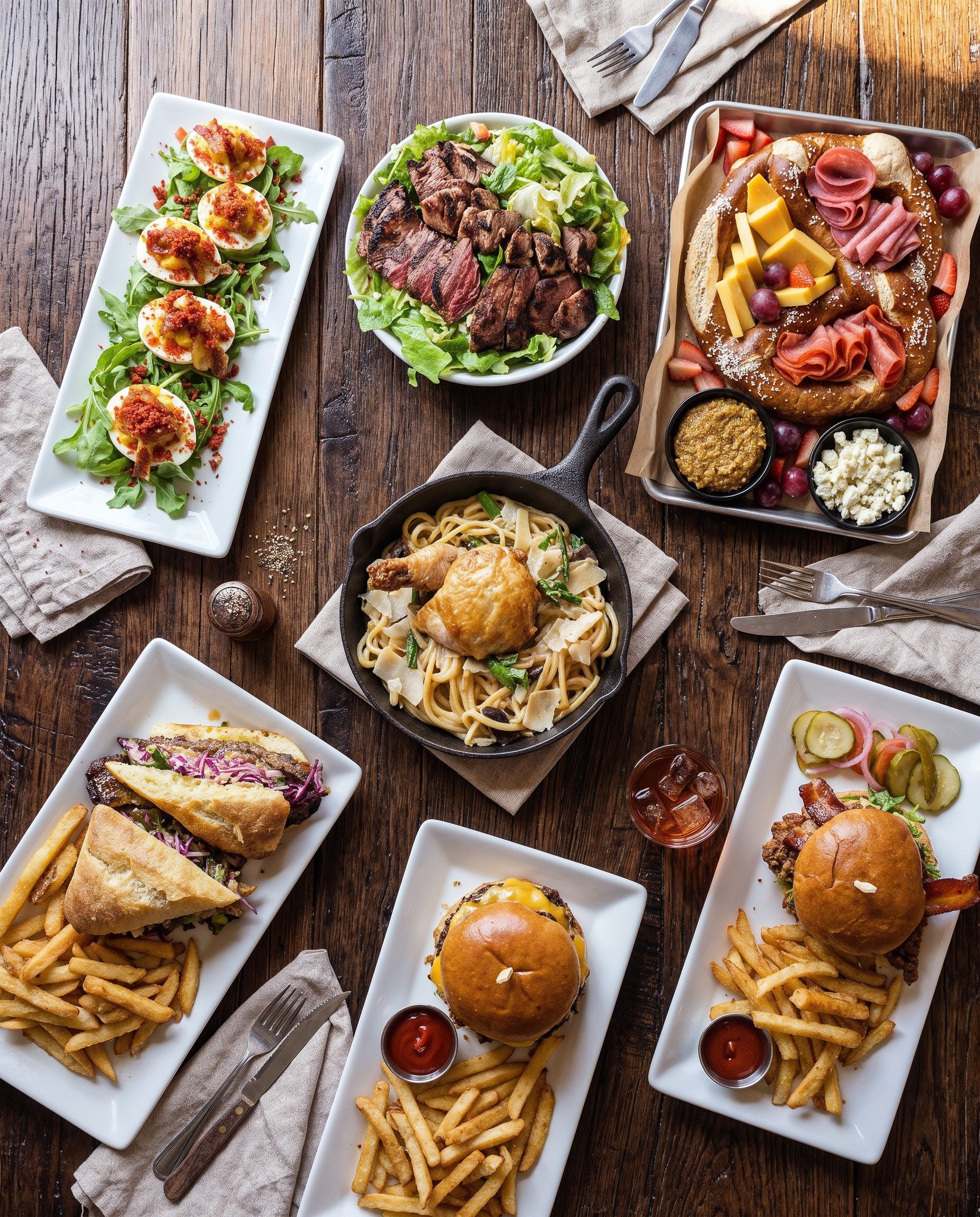 WAIT&hellip; STEEL CREEK HAS FOOD?!

We hear it all the time &mdash; and YES, we do!

Steel Creek isn&rsquo;t just dancing, drinks and bull rides. We&rsquo;ve got a full kitchen serving up great food every night we&rsquo;re open.

Come down early, gr