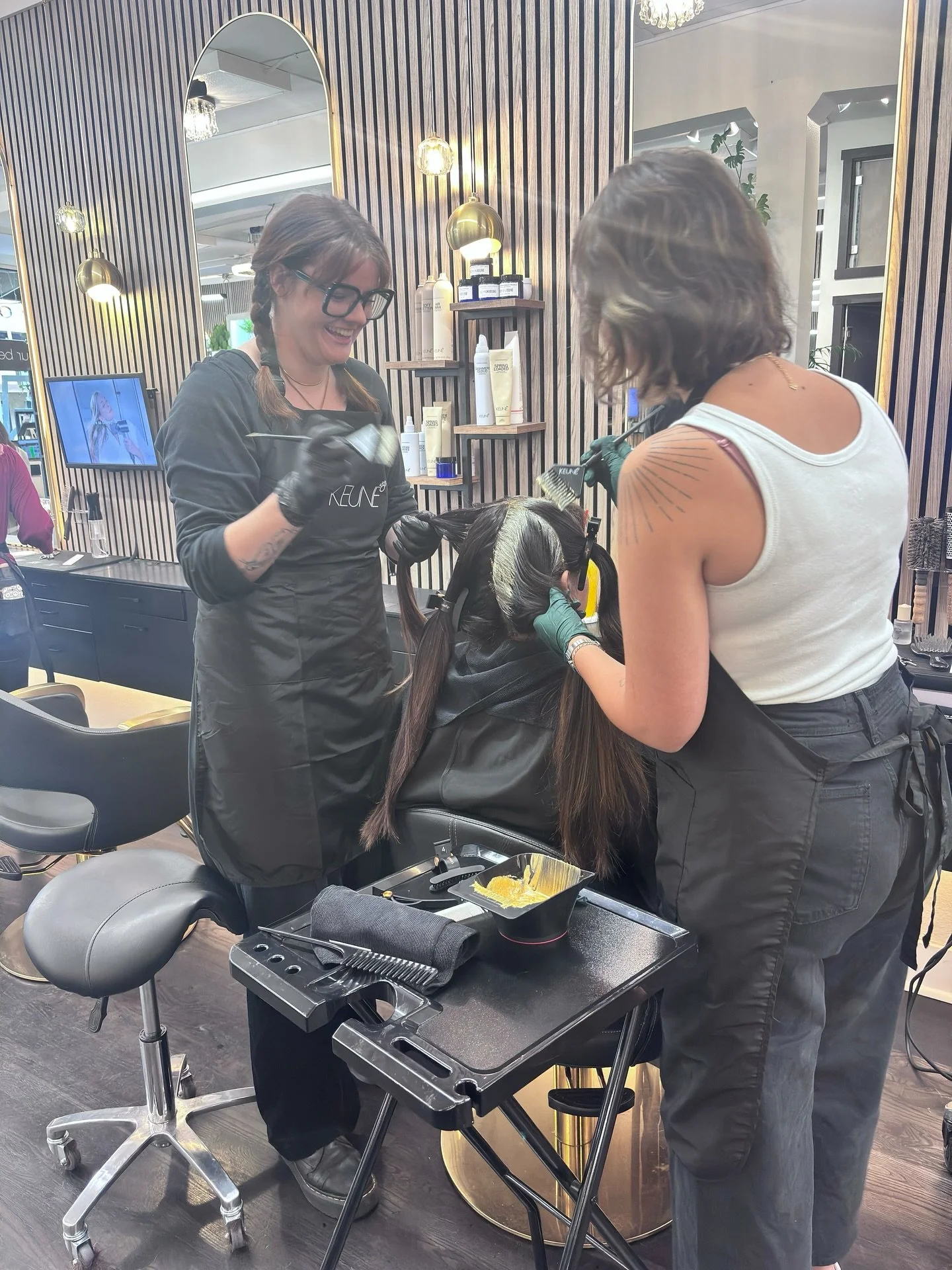 At Salon 554, teamwork is at the heart of everything we do. 💇&zwj;♀️💇&zwj;♂️ From the moment you walk through our doors, you&rsquo;ll feel the difference &mdash; a culture built on supporting one another and creating the best experience for our gue