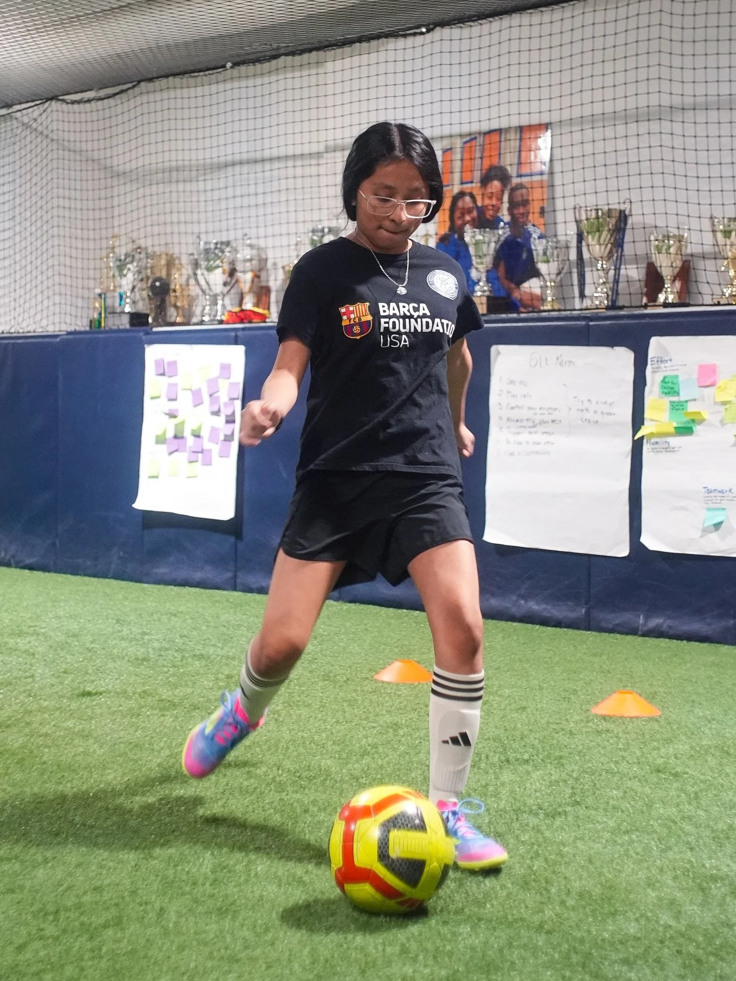 Wrapped our Fall Girls Leadership League last week! What a season. The girls grew so much as athletes and leaders; and it was so special to hear each of them express how excited they are to get back on the pitch. 

Thank you @fundaciofcb for helping 