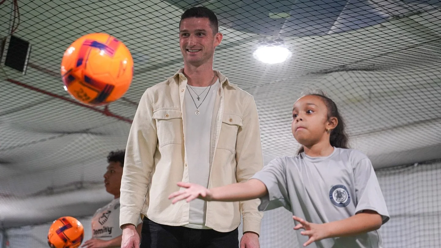 USMNT and NYCFC keeper @mattyicefreese took some time out of his very busy schedule to spend yesterday afternoon with the student-athletes who mind the net for our SBU Academy teams! He shared some advice and guided the group through the exercises th