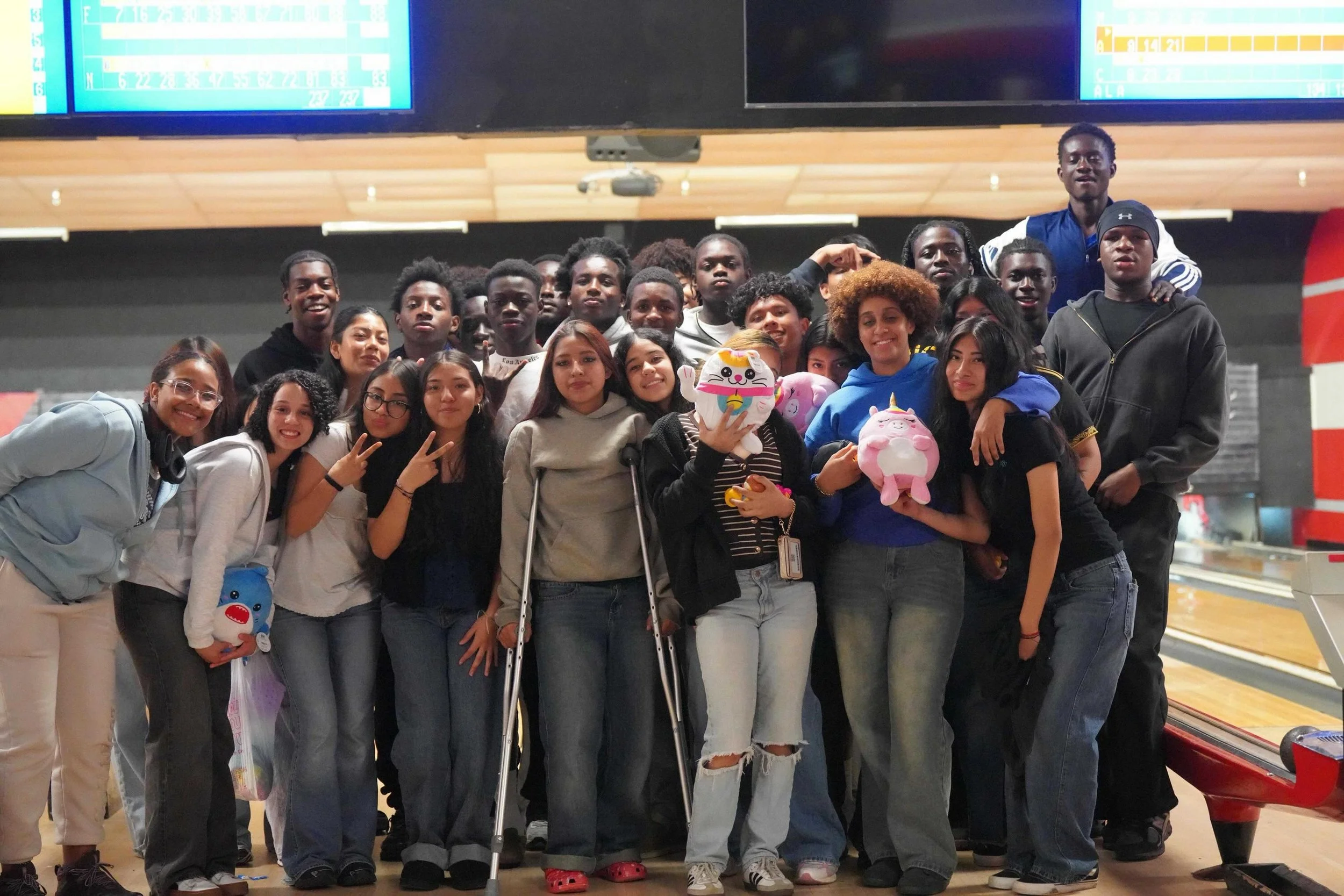 Bowling and club bonding in Maryland during their weekend tournament with the Girls U19 and Boys U17!

#SBUMDW #SBUinMD