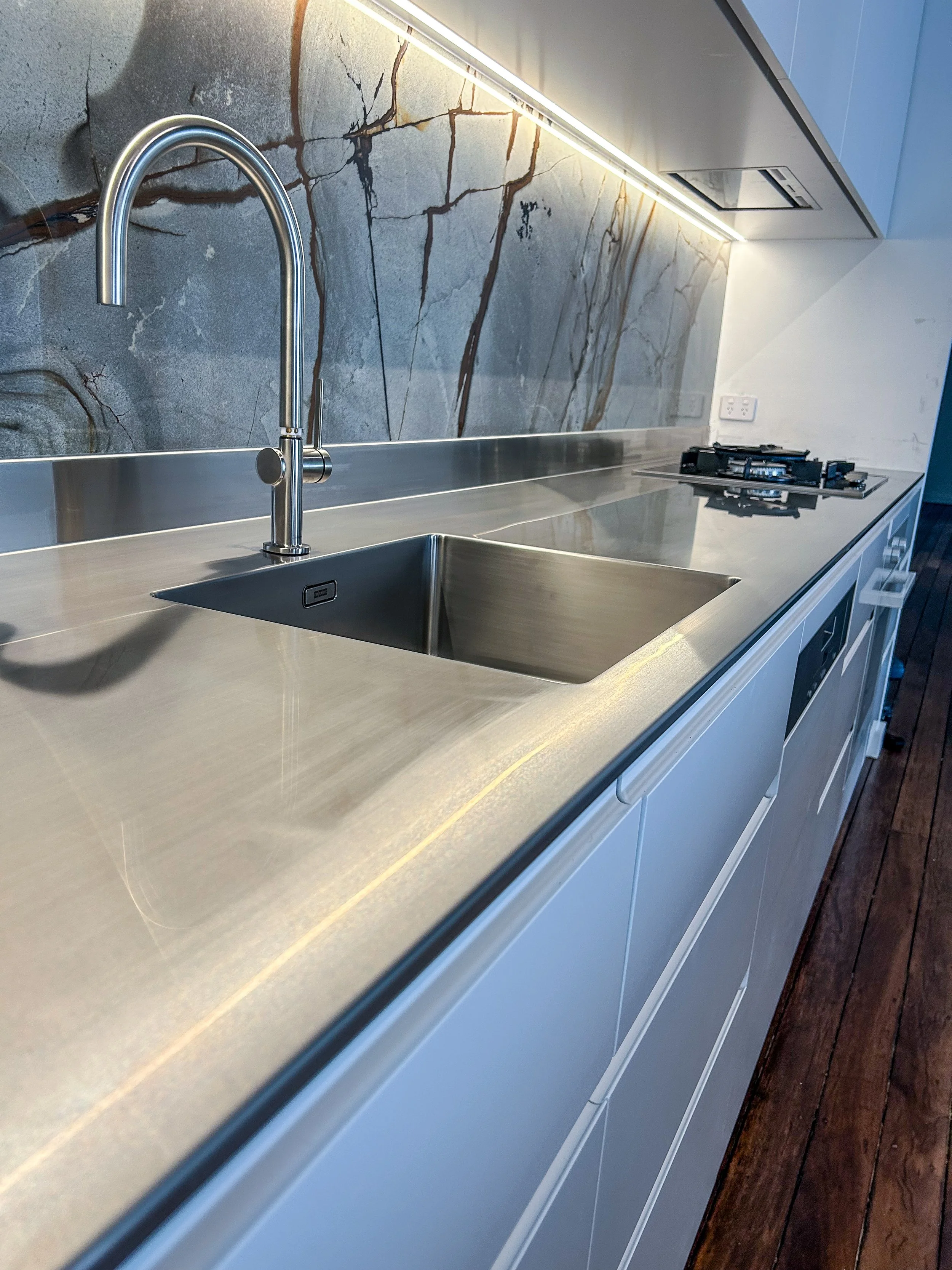 Stainless Steel Integrated Sink