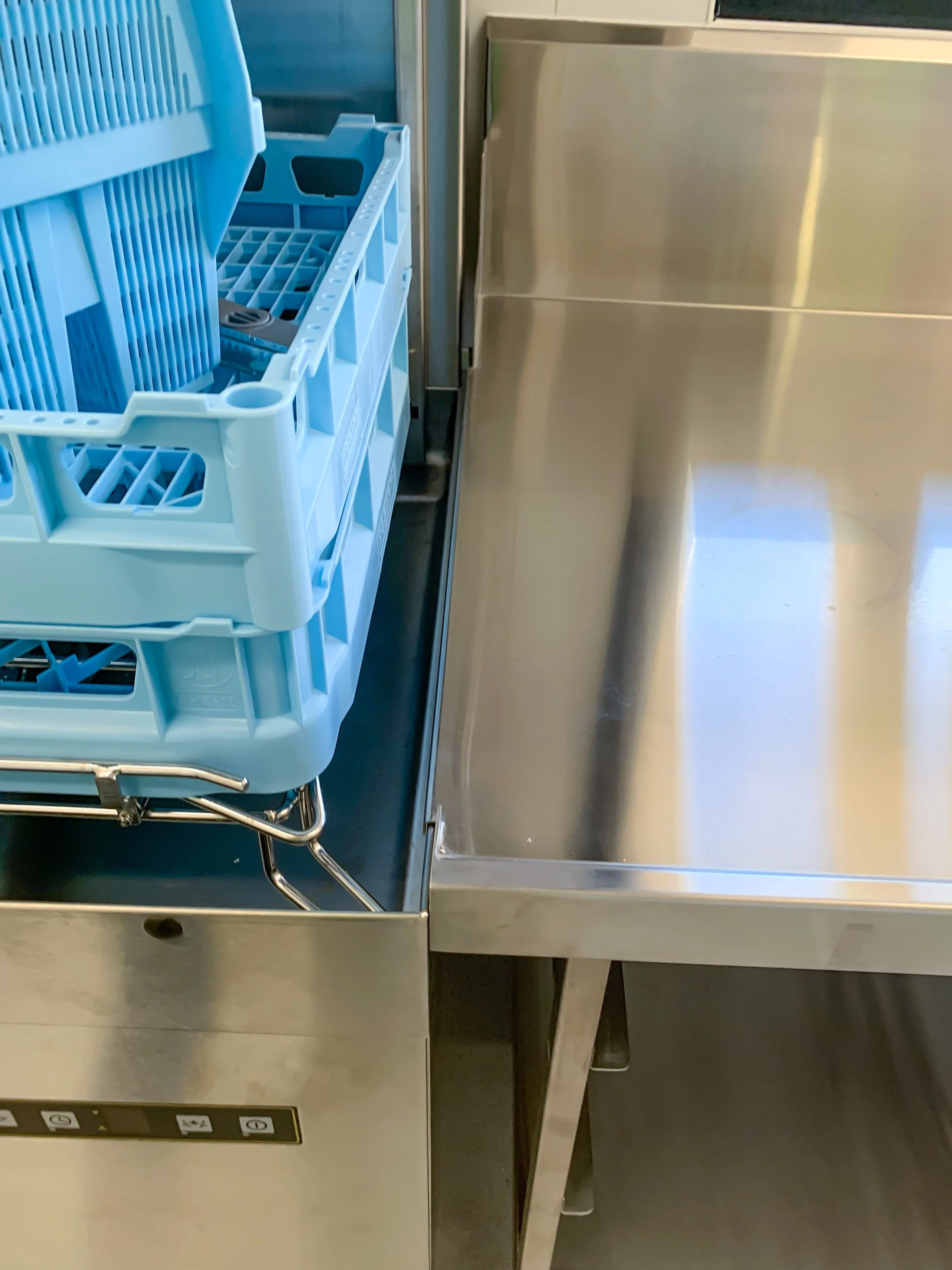 Stainless Steel Commercial Benchtop integrated to Dishwasher