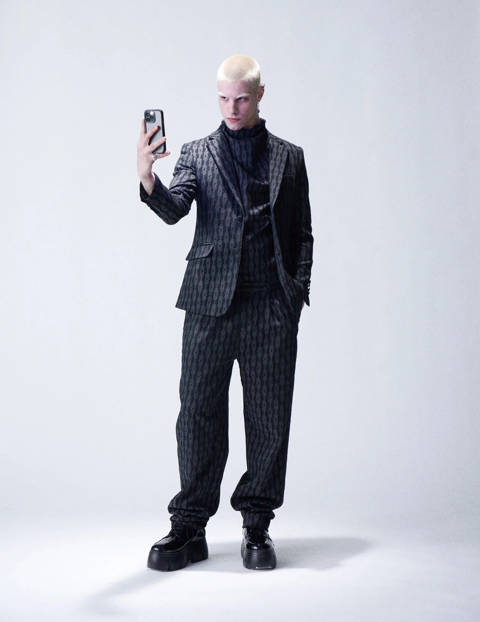 Lookbook Yezael FW 22-2316.jpg