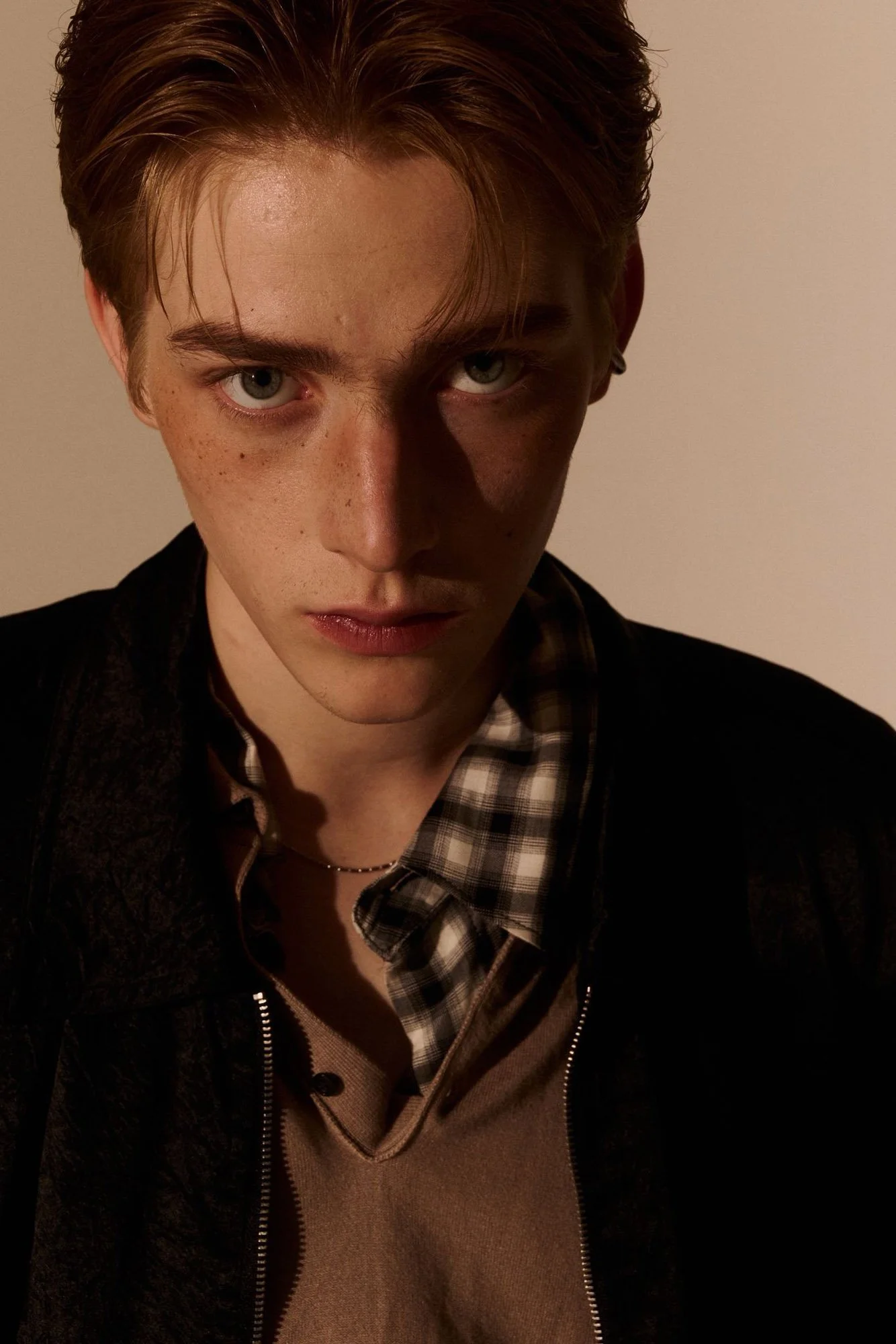 4-emil-main-book-neu-casting-gbr.jpg