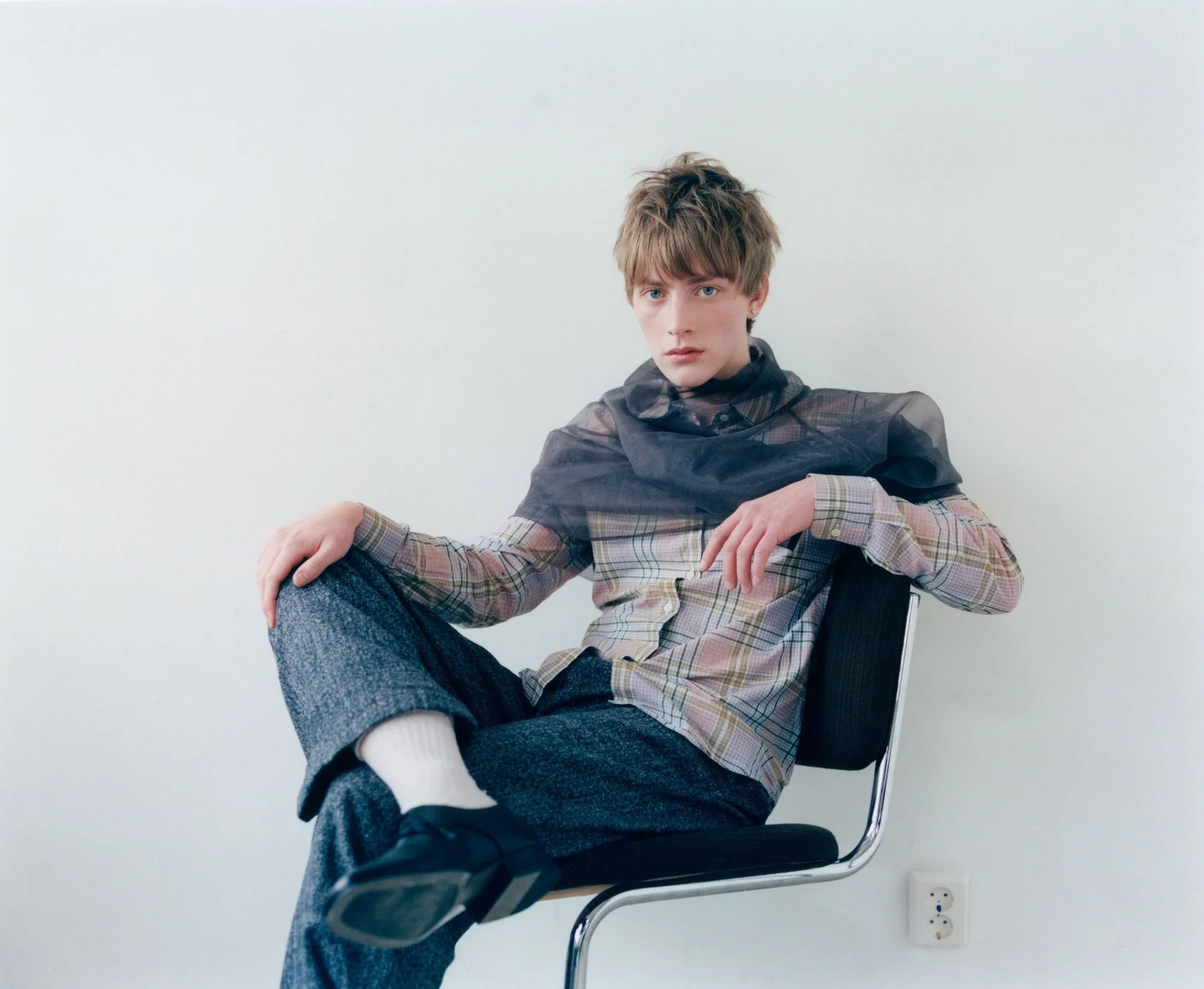 6-emil-main-book-neu-casting-gbr.jpg
