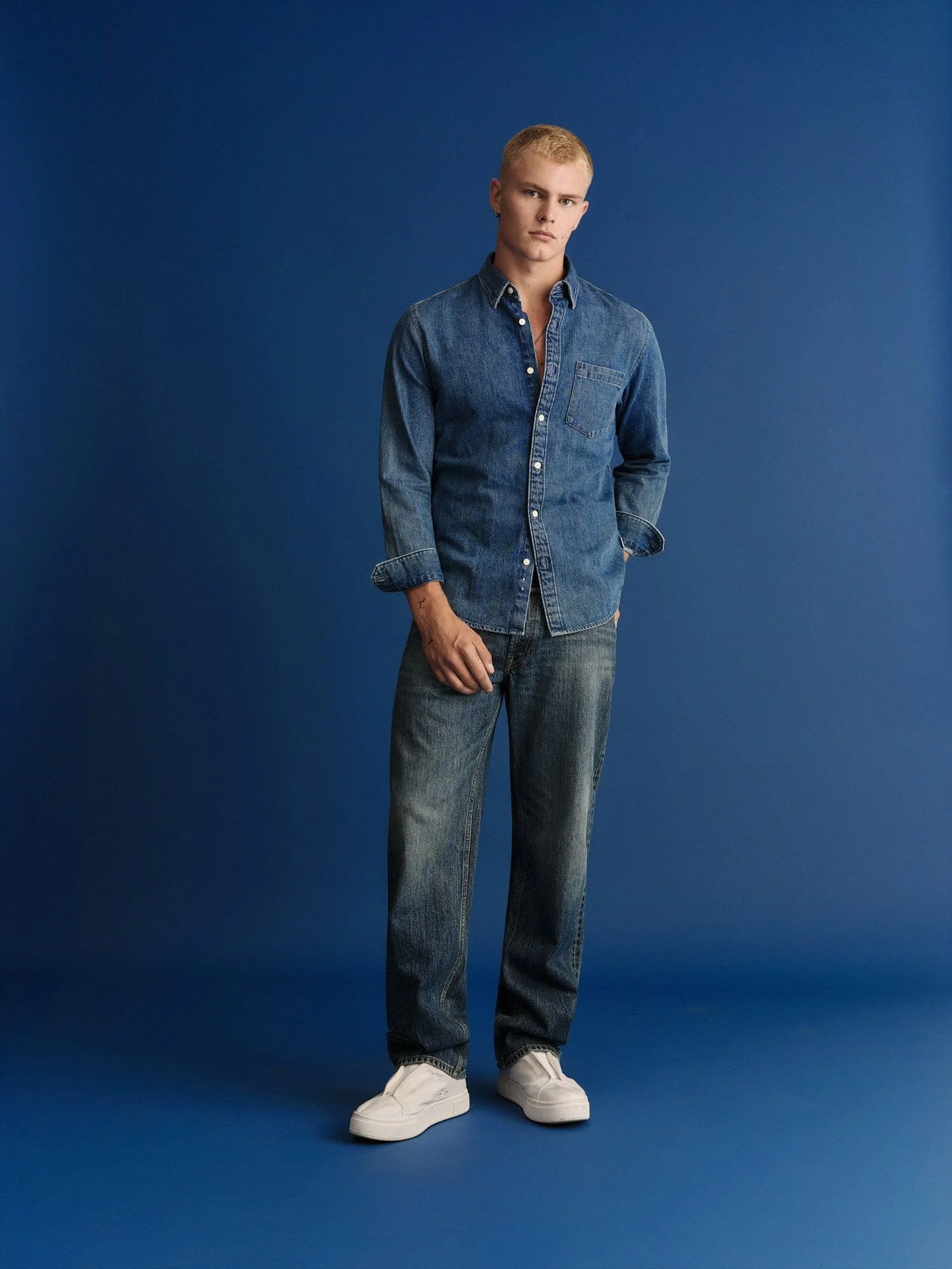 1-julian-carlings-3rd-management.jpg