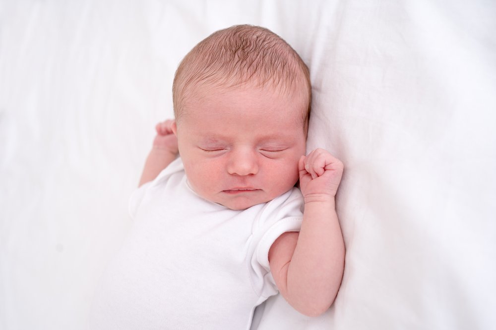 A newborn session from snuggle to snooze (3).jpg