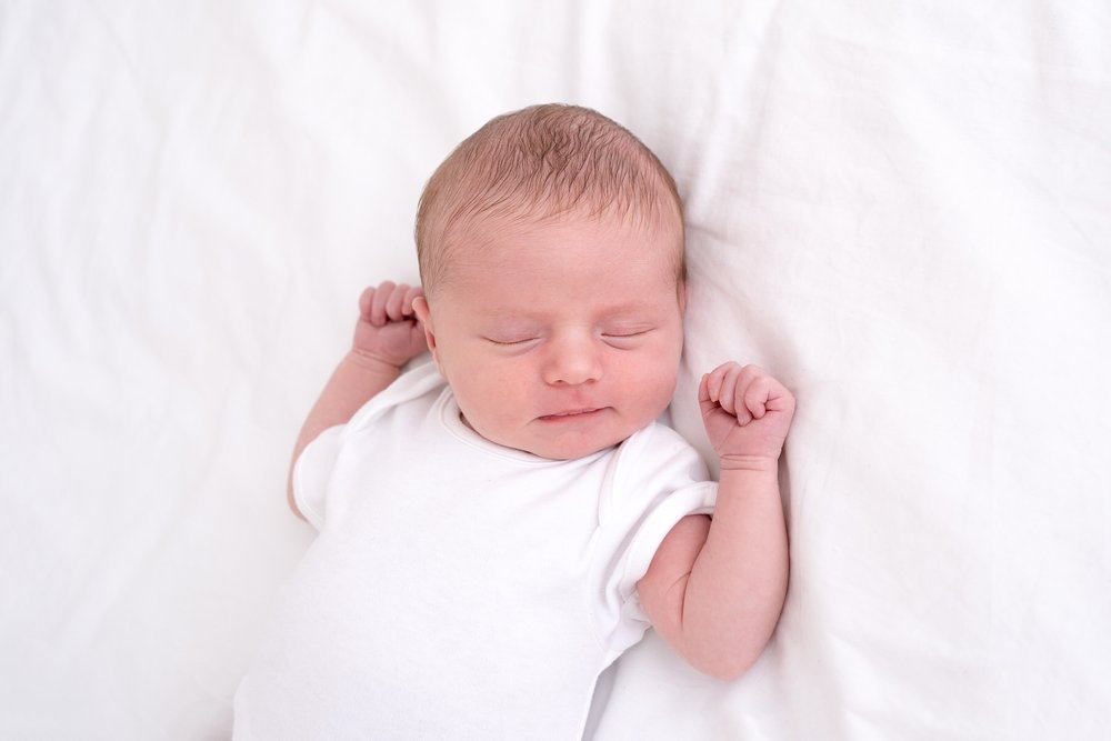A newborn session from snuggle to snooze (9).jpg