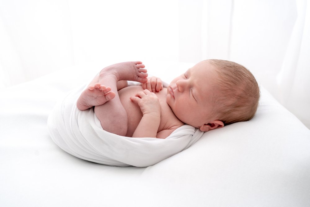 A newborn session from snuggle to snooze (29).jpg