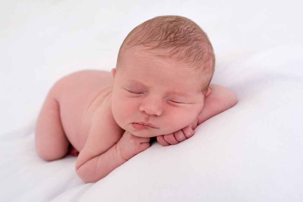 A newborn session from snuggle to snooze (120).jpg
