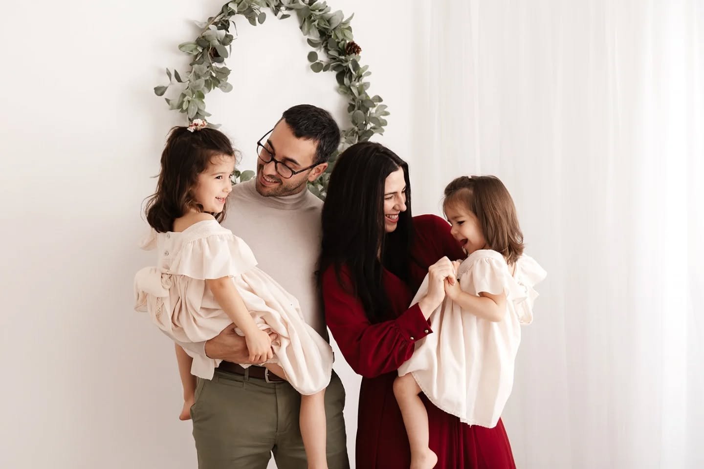 When you are absolutely, completely ans utterly determined that you are NOT doing Christmas Mini sessions this year...

But then your bestie clients ask if you'll pretty please do one just for them and you take a deep breath and reply with...

'Ah, g