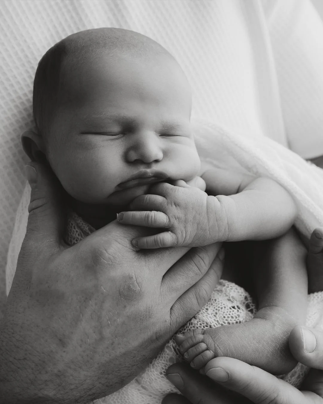 You&rsquo;ve just had your baby.

Everything feels new, a bit emotional, a bit overwhelming&hellip; and you&rsquo;re not quite sure what day it is half the time!

You want photos &mdash; not just of your baby, but of you together, as a family &mdash;