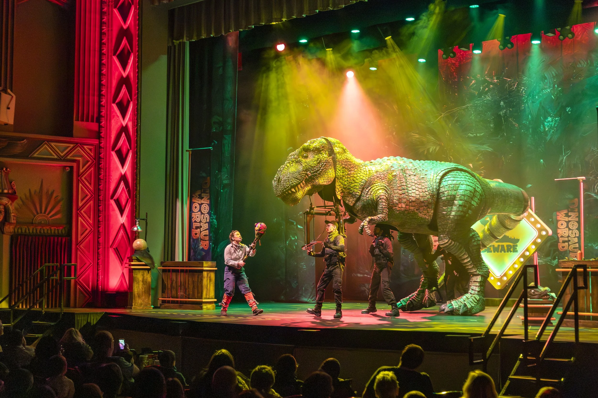 Dinosaur LIVE (House Electrician, Light Board OP)