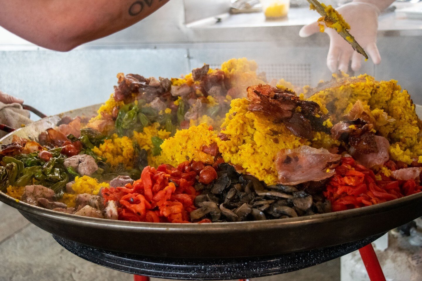 Today is the day: Paella on the Patio is happening from 12-5:30pm! You need tickets for this event, but if you missed it don't stress--there will be another one next month. If you have your tickets: we can't wait to see you soon! 🥘