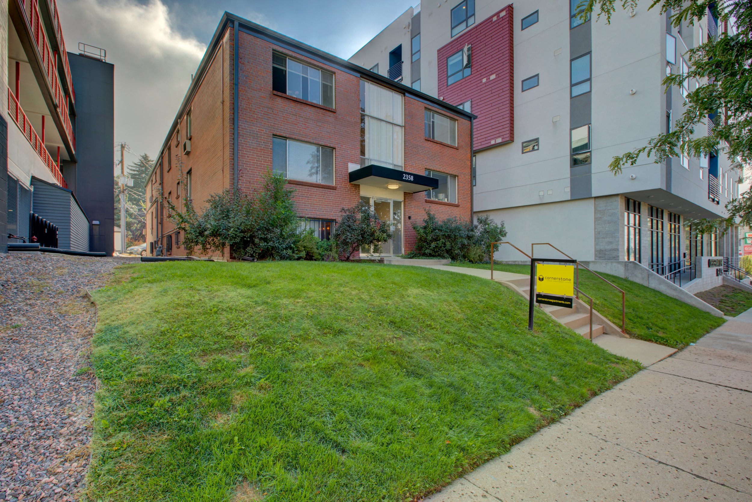 2358SUniversityBLVD_Exterior_0003.jpg