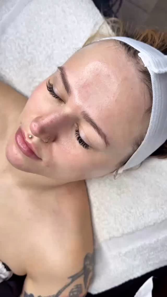 You deserve glowing, hydrated skin! Enjoy 15% OFF all facials now through May 31st.
Just mention this promo at checkout to redeem. Ready to treat yourself (or someone you love)? Book now or explore our full facial menu using the link in bio 🩷✨