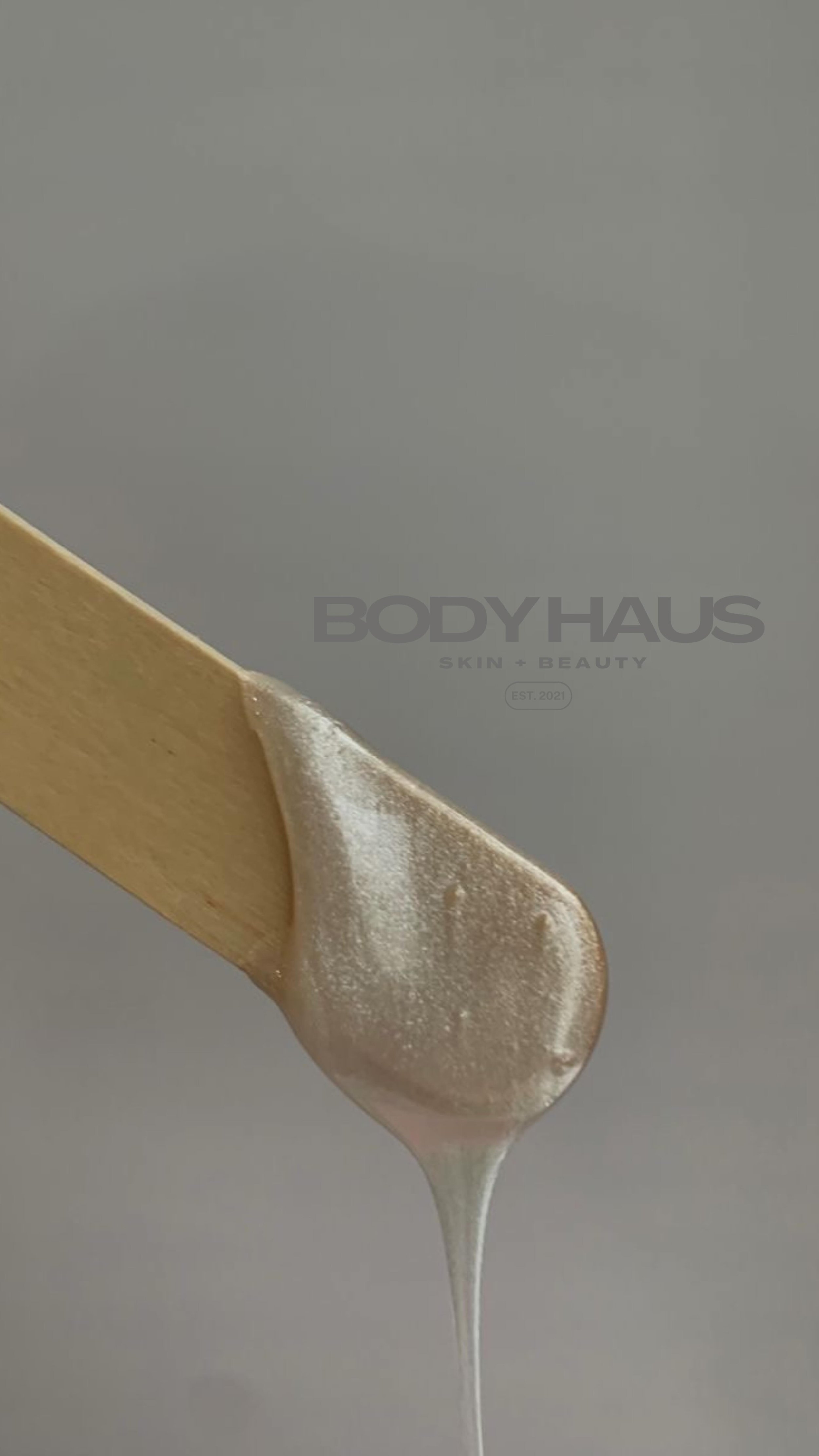 Happy Hump Day! You know your wax ladies have you covered from head to toe this summer. Stay smooth, hairless, and glowing with full-body wax treatments that keep you feeling confident. See you soon! XOXO 🩷
#GrandRapids #GrandRapidsEsthetician #Bra