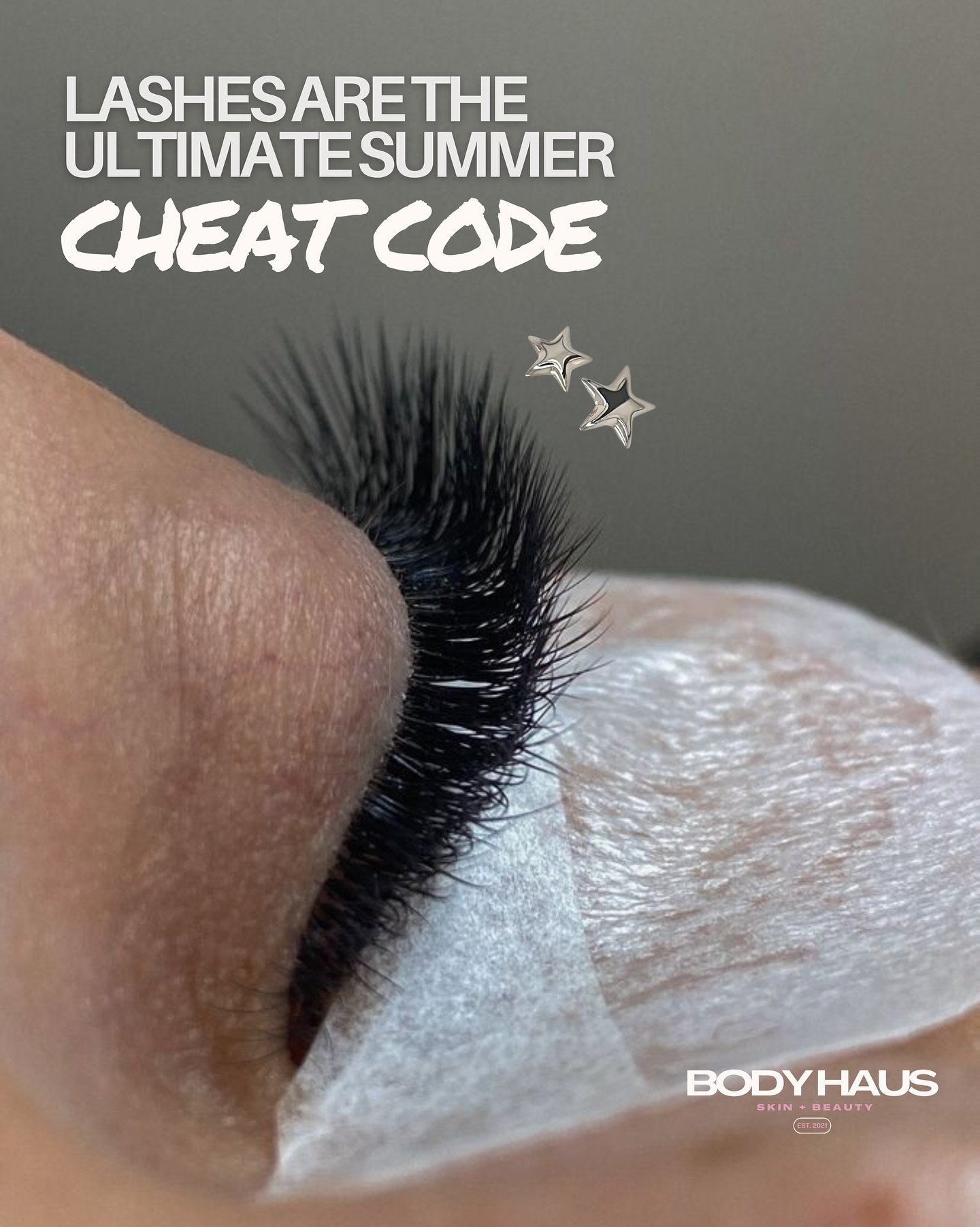 Hot days, long nights, and lashes that last 🖤
Book your summer-ready lash appointment — whether it’s a classic extension set or a low-maintenance lift & tint. You deserve the glow-up.