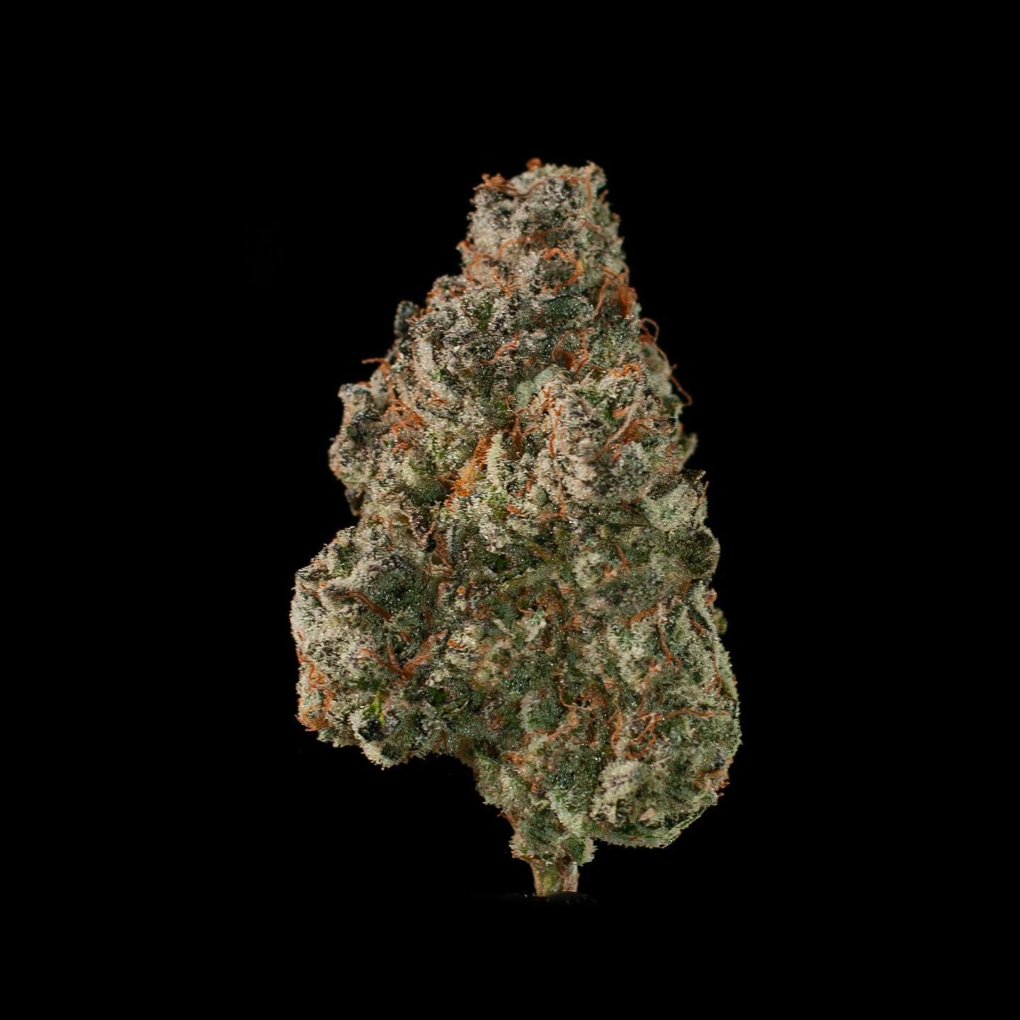Happy New Years🎉🎉🎉 Indoor Product dropping 2022 I&rsquo;ll leave this mystery Nug right here for you guys to guess what strain it is!! Our first indoor harvest! Looking frosty!! Guess the strain!!!!!