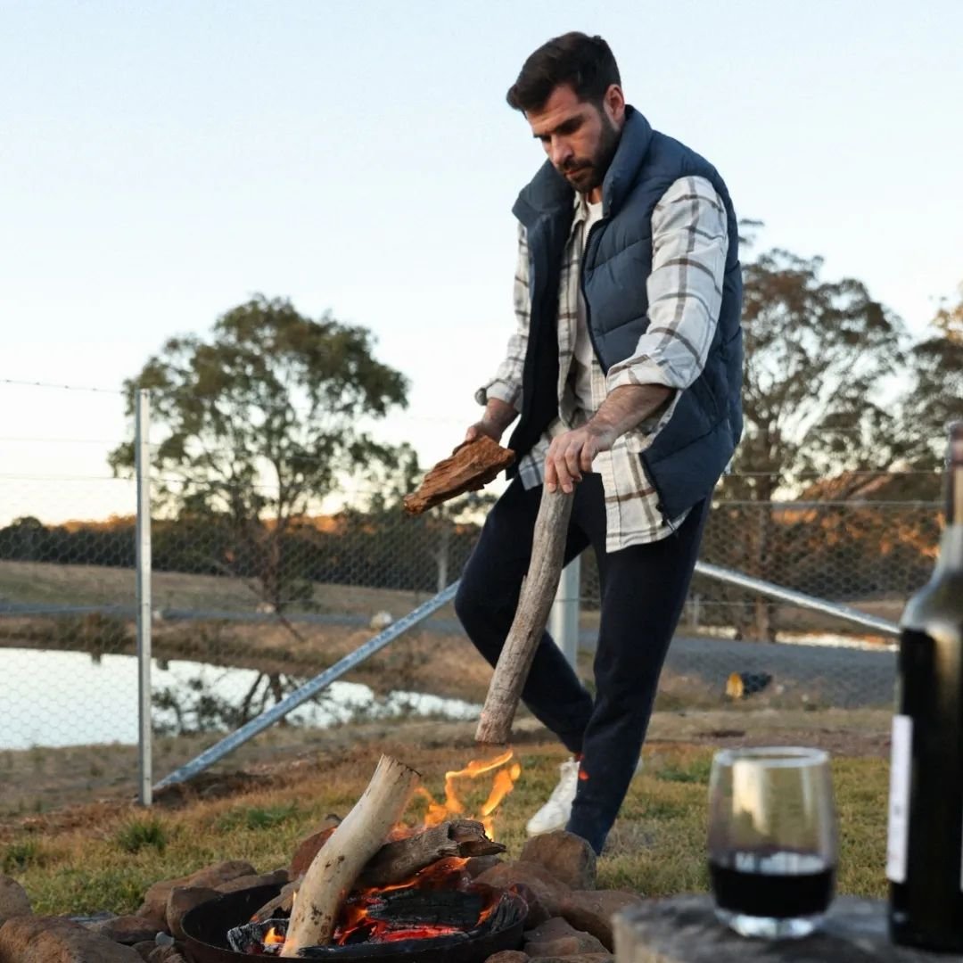 There's something about gathering around a firepit as the sun dips below the horizon that just resets your soul. It's all about sharing memories, crackling wood, and marshmallows on sticks.

If you're craving a break from the buzz of city life, this 