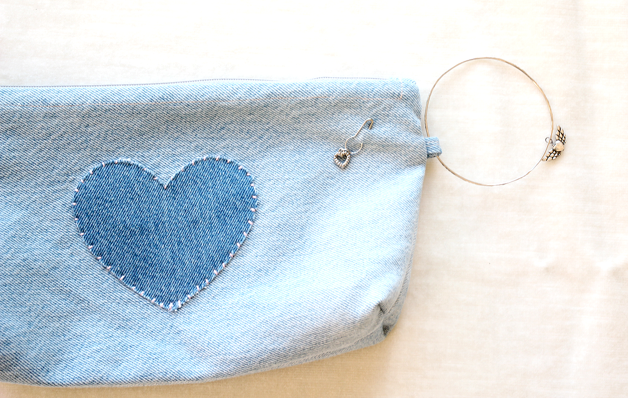 recycled-denim-wristlet-pink-heart-charm6.png