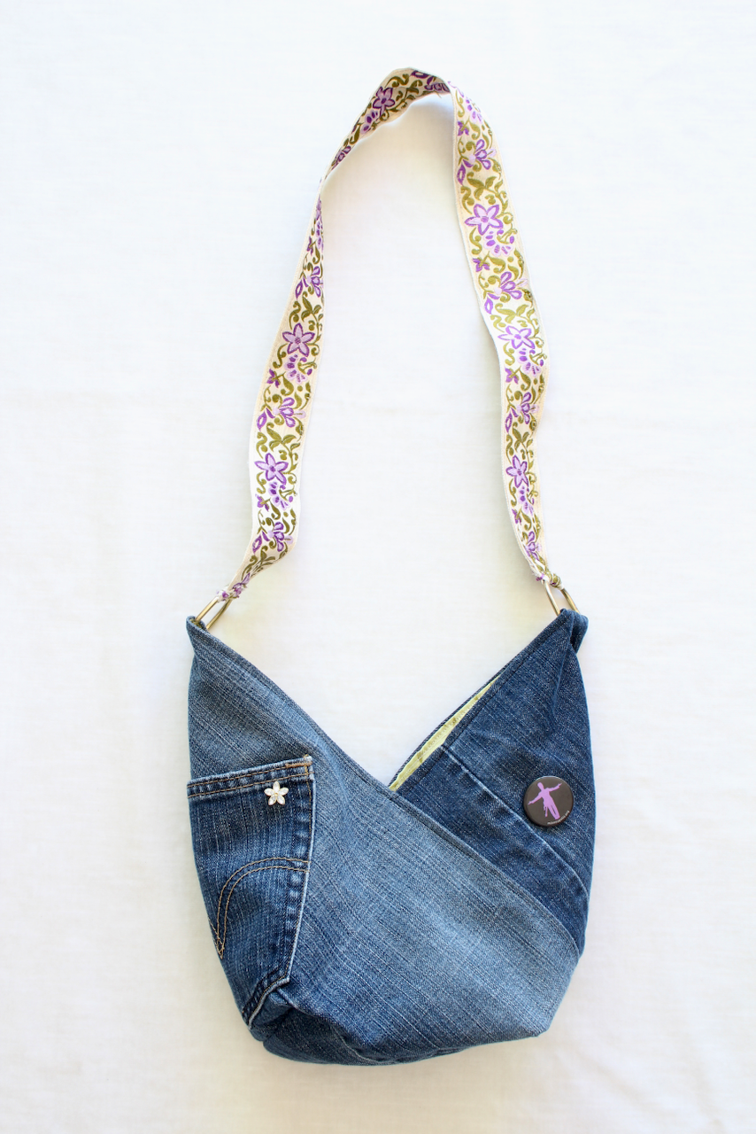 denim-hobo-lavender-flower-handbag2.png