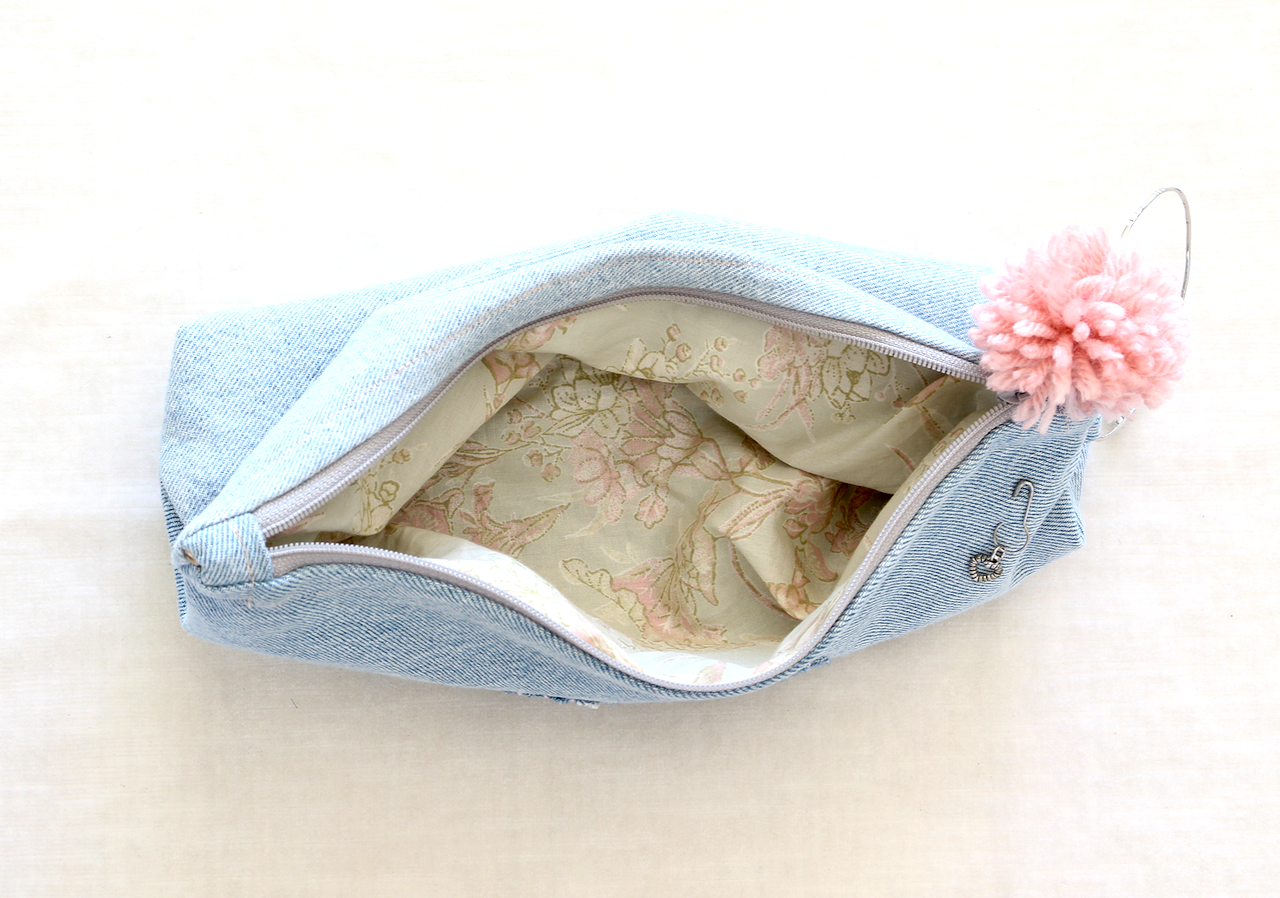 recycled-denim-wristlet-pink-heart-charm2.png