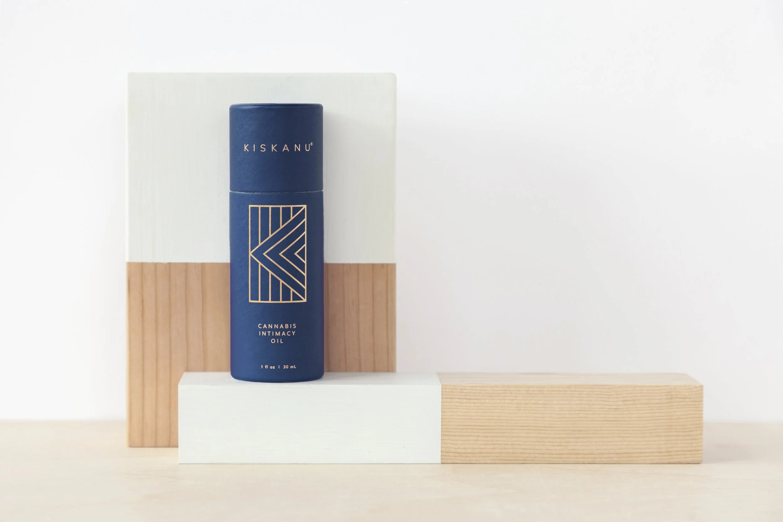 Kiskanu_ Cannabis_Intimacy_Oil_Styled_Blocks.jpg