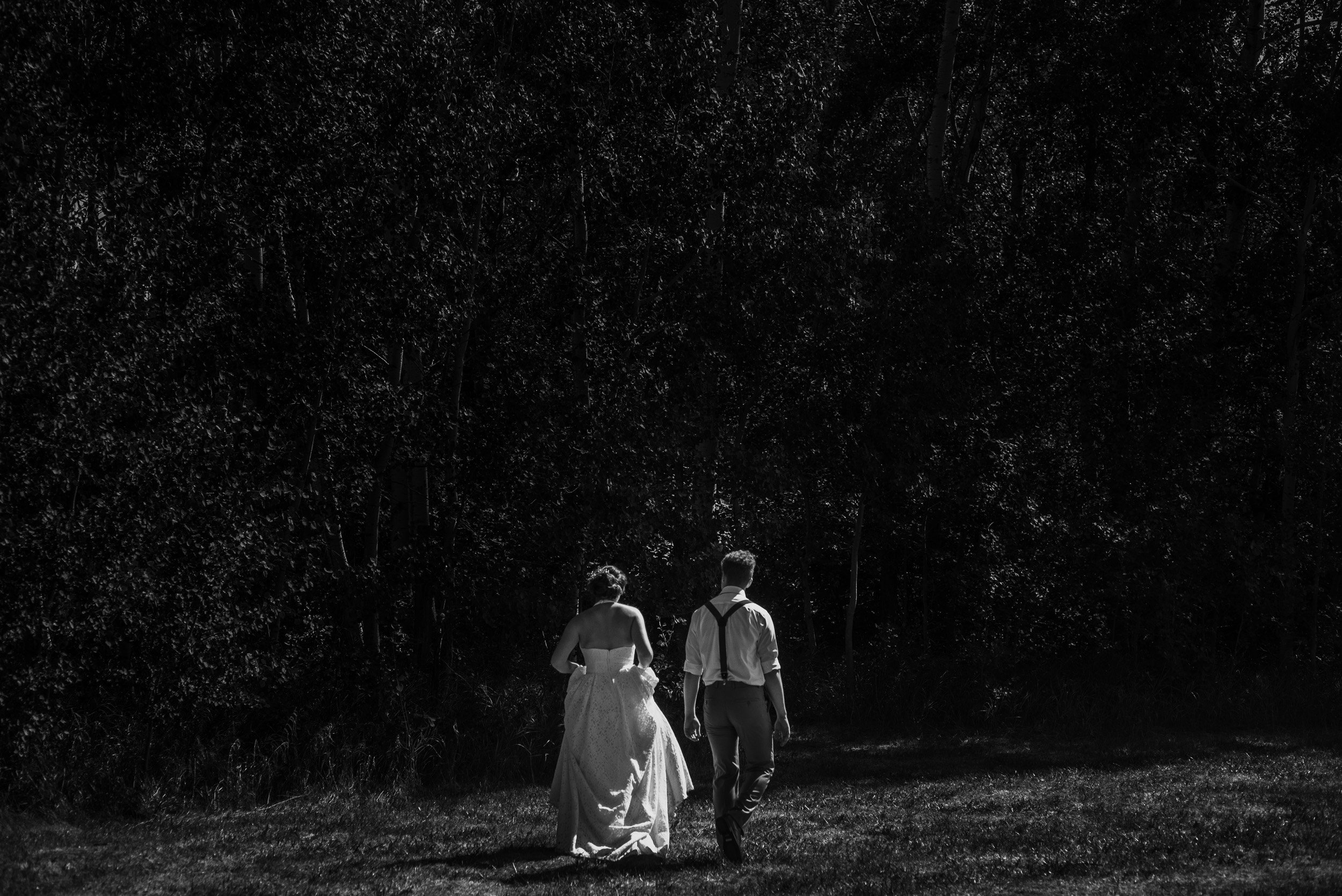 winnipeg wedding photographer - country wedding couple outdoor ceremony -55.jpg