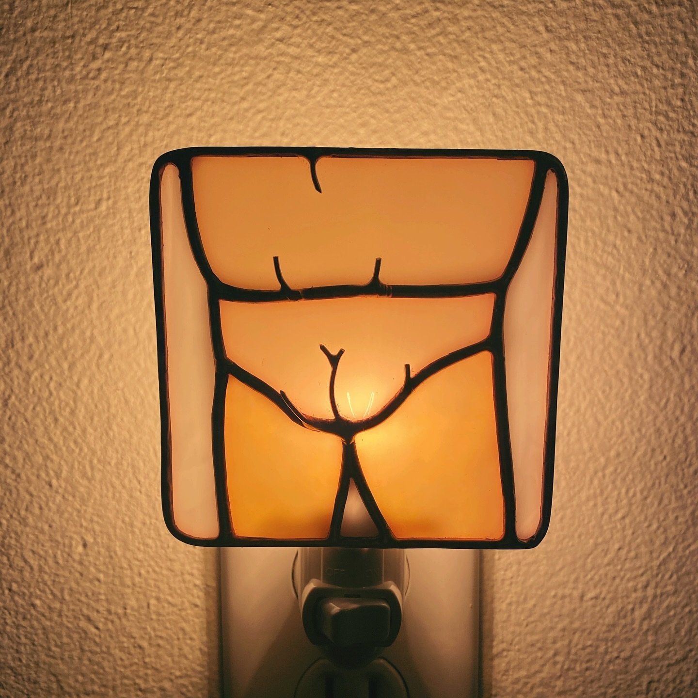 This is the only commission that could&rsquo;ve possibly broken me out of my social media timeout.

Presenting the icon that is #hankhill &lsquo;s dumper, to light the way through these darkening fall nights 🕯️It was hard to give this one up&hellip;