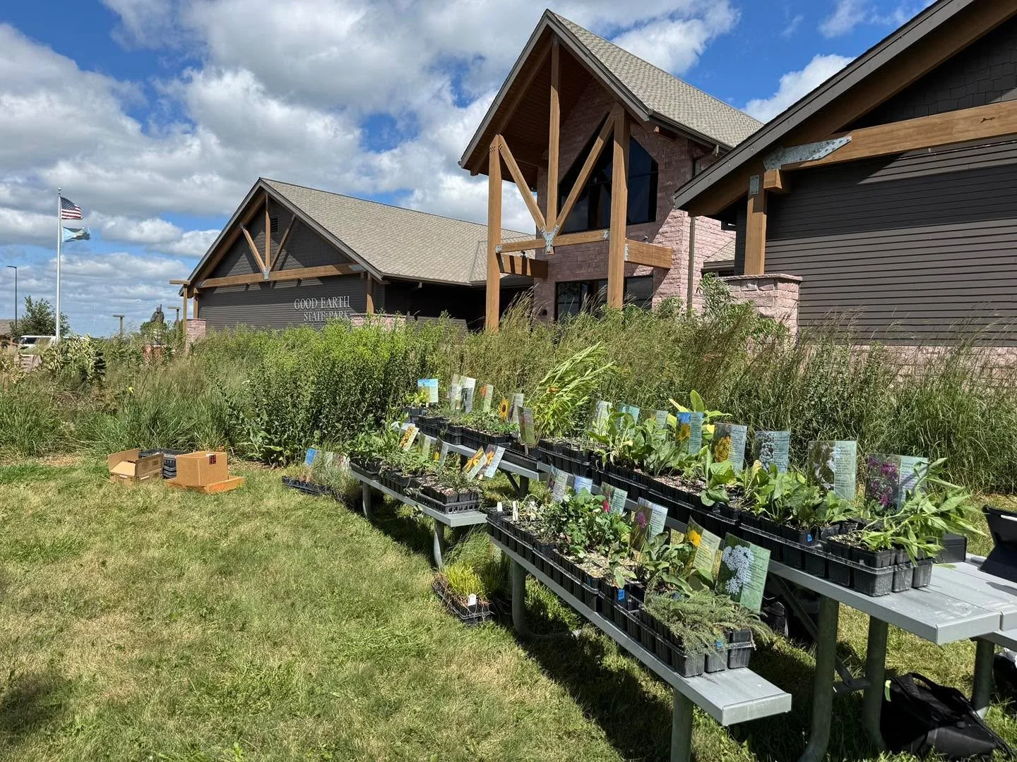 We had a great sale Saturday at Good Earth State Park at Blood Run. We always enjoy seeing familiar faces and meeting new families excited to make their space better for pollinators!

Happy planting everyone! 
Online sales have resumed.

#siouxlandpr