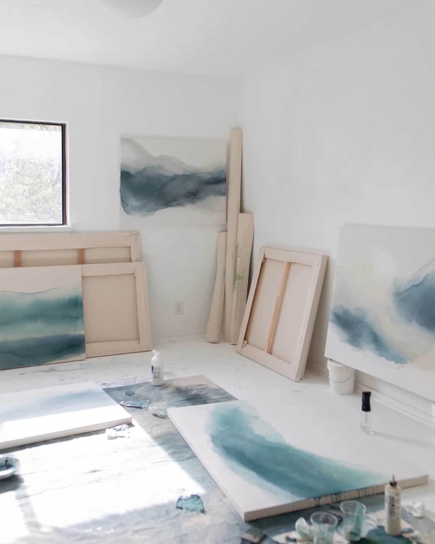 A glimpse at the work taking shape inside the studio 🤍
⠀⠀⠀⠀⠀⠀⠀⠀⠀
The feeling of being immersed in water, rainfall in the distance and the edge of the waterline on the horizon. All being captured through each piece. It&rsquo;s still evolving and buil