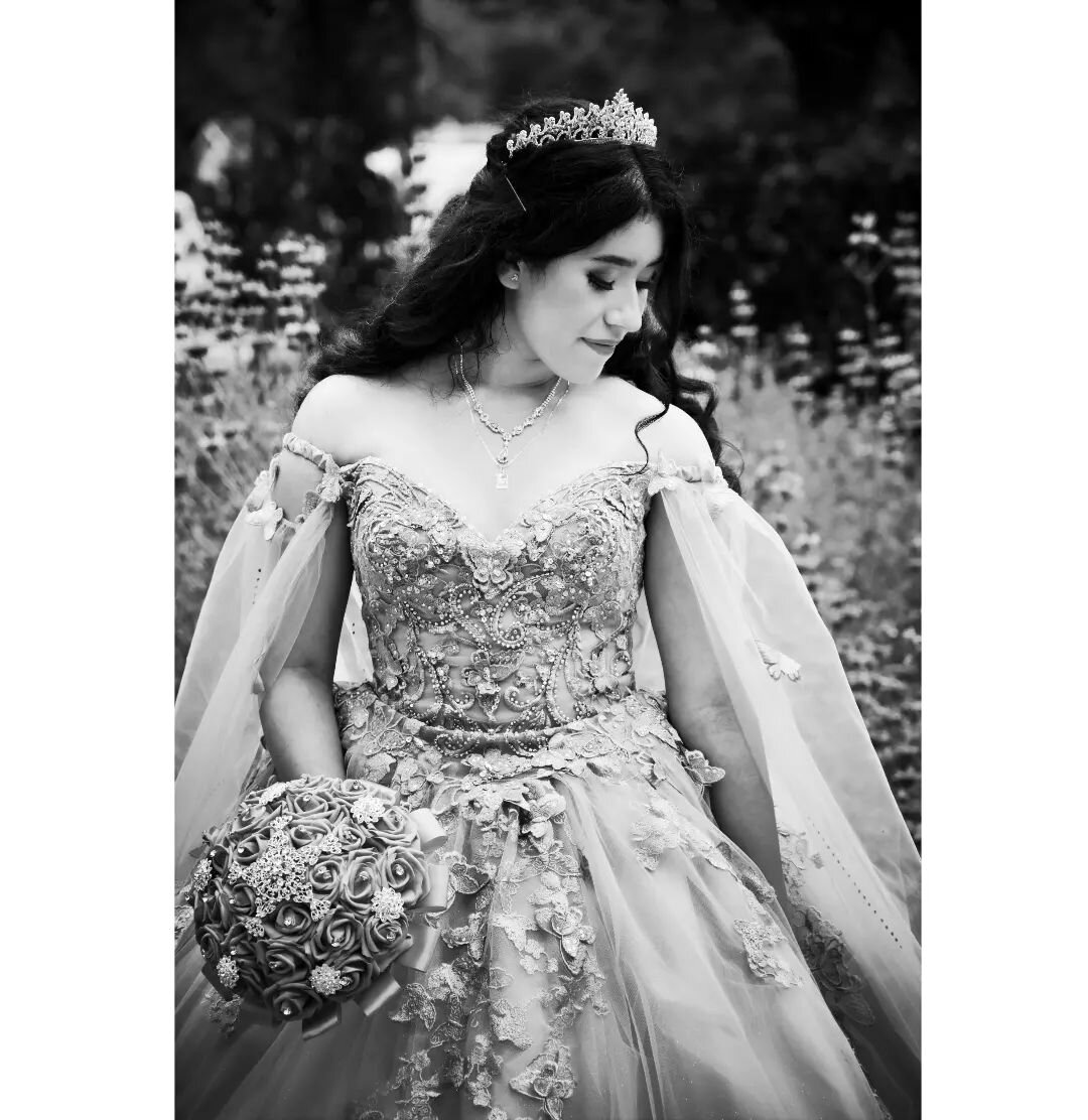 A Quincea&ntilde;era's dress matches the background.
swipe ➡️ for color
#centralcoast #centralcoastbride #centralcoastweddings #weddingphotographer #eventphotographer #centralcoastphotographer #wedding #quince #quincea&ntilde;era #portrait #family #s