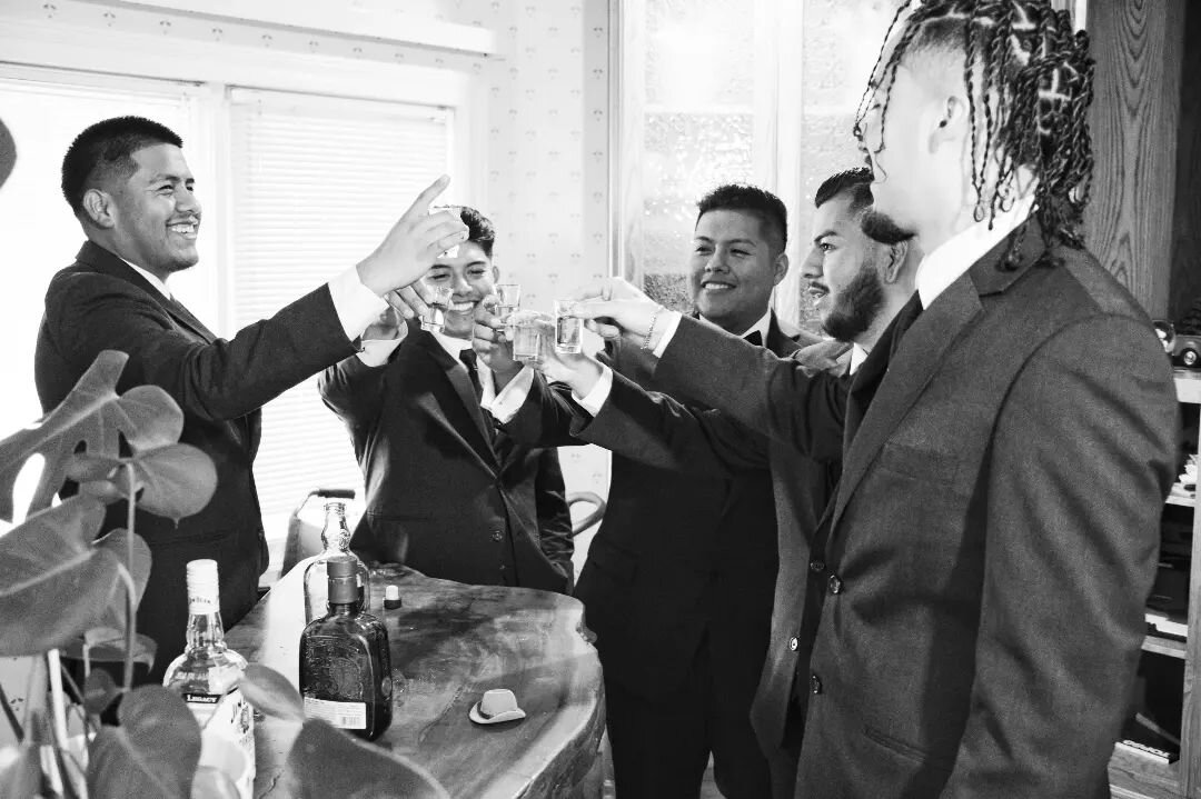 The groom and groomsmen have a drink.
swipe ➡️ for color
#centralcoast #centralcoastbride #centralcoastweddings #weddingphotographer #eventphotographer #centralcoastphotographer #wedding #quince #quincea&ntilde;era #portrait #family #senior #corporat