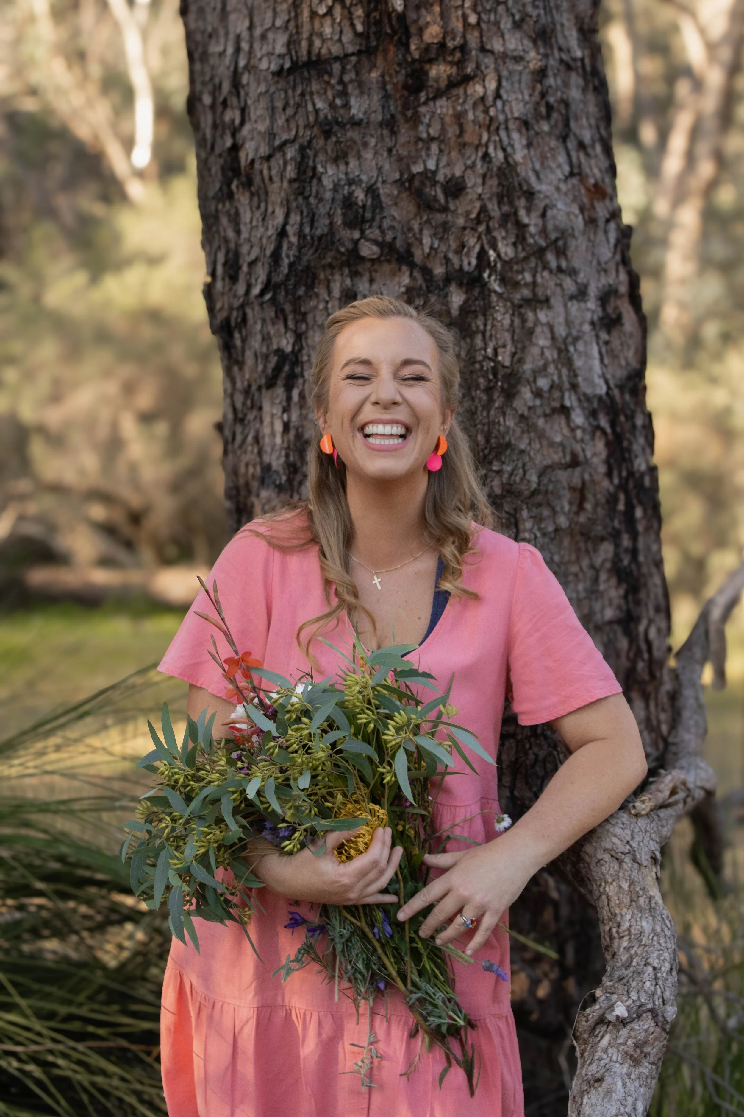 Julie_herbosch_flowers_nature_smiling.jpg