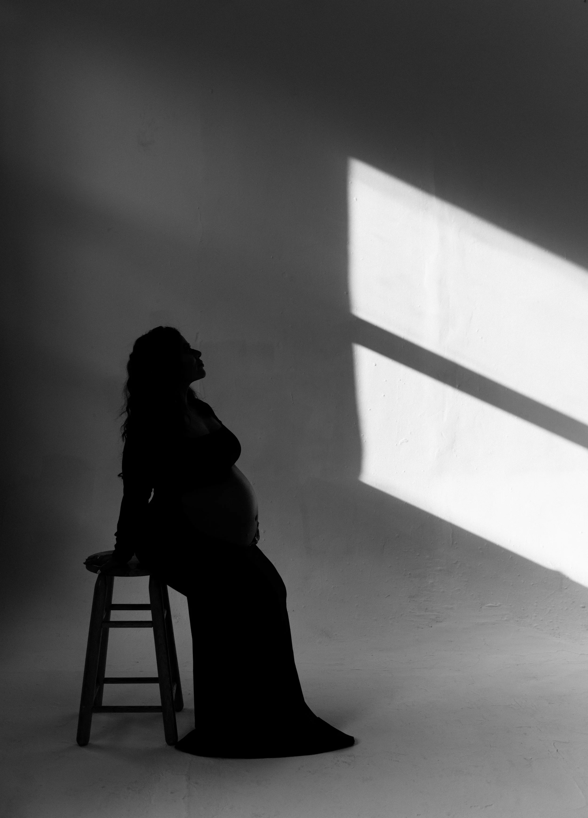 Julia + Joegi Studio Maternity 2024-by-NimTom-221.jpg