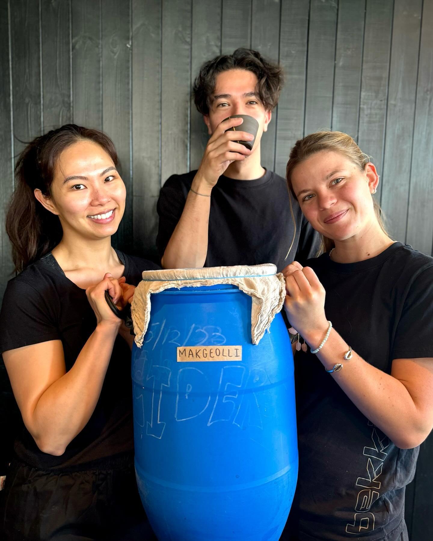 WHAT IS MAKGEOLLI?

Makgeolli (sometimes spelled makkoli) is a traditional Korean beverage, a milky, sparkling rice wine.

We&rsquo;re making our own version with a mix of Nuruk*, our home grown Koji, elderflower and Pirate Rice (emission free rice c