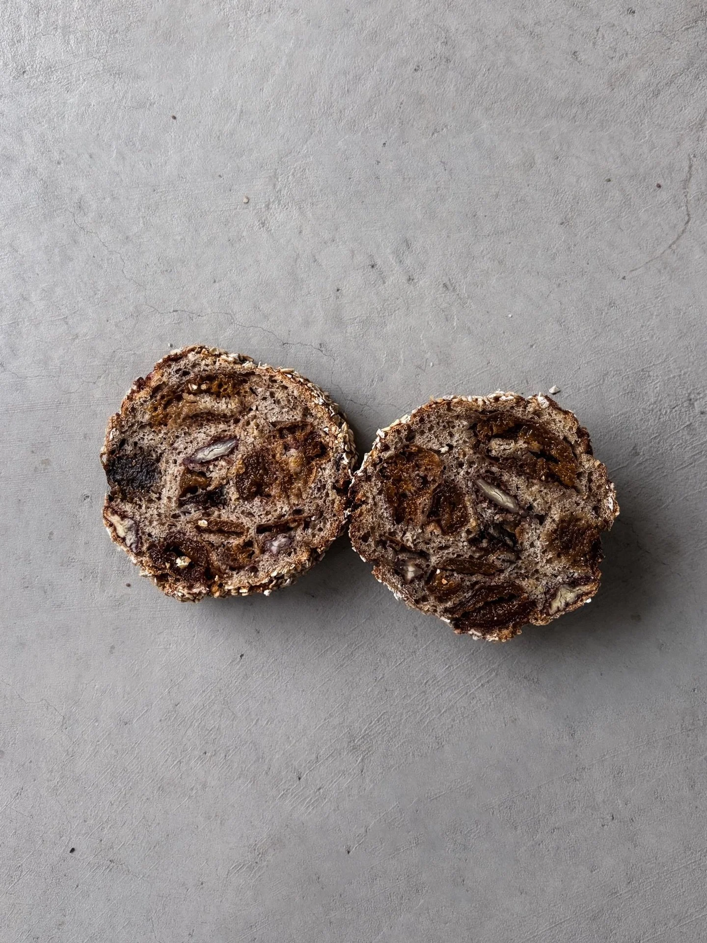 📣 Bakery update

We have some exciting news: the bakery is *almost* finished.

After a new round of delays, we can finally see the end. If everything goes as planned, all baking equipment will be moved in by the end of next week. After that, the las