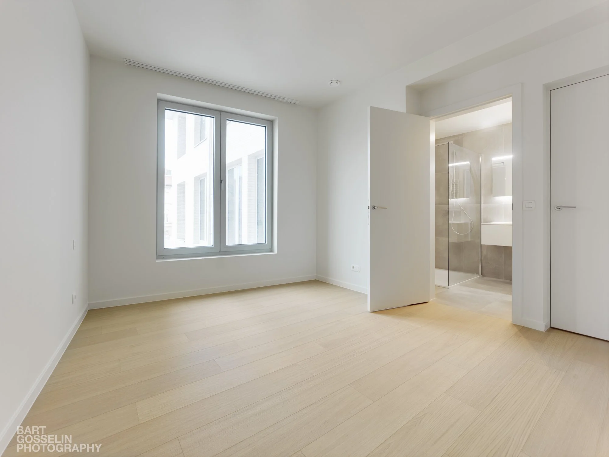 2512 3LIV model app 20.jpg