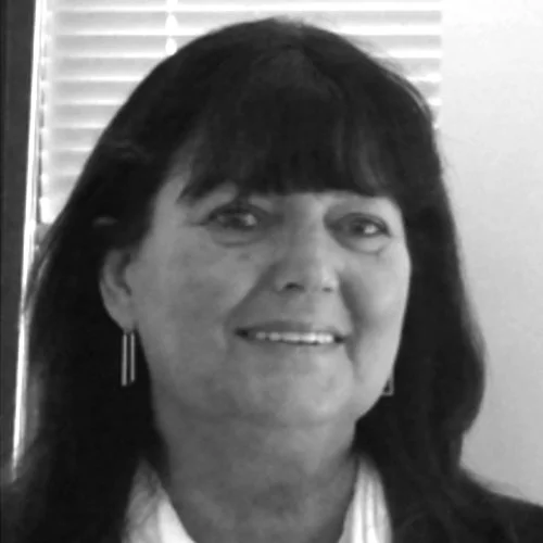 staff lynne.jpg