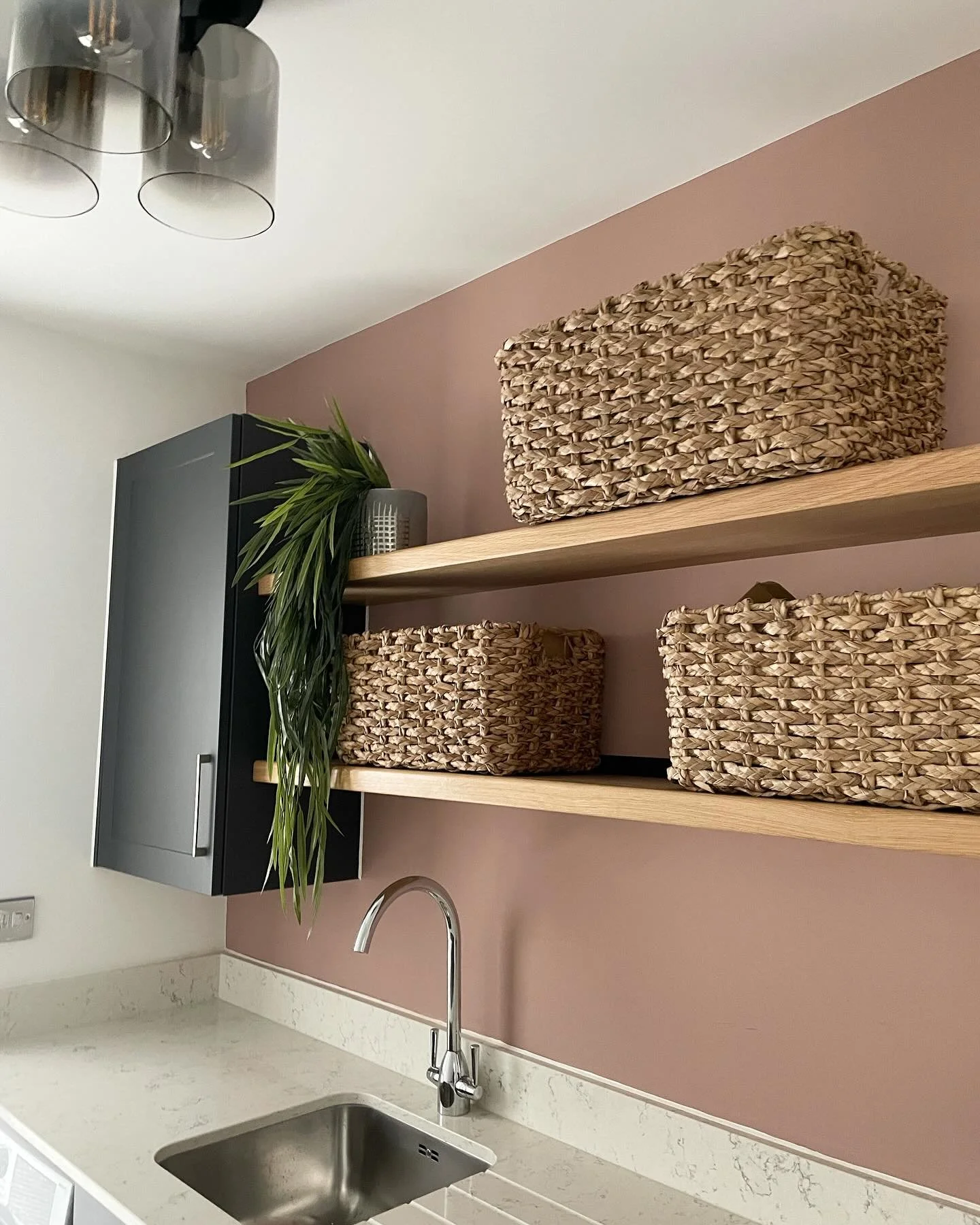 UTILITY ROOM 🌿

I&rsquo;ve now finished this wonderful brand new build home by @williamdavisnh and I&rsquo;ll share snippets here! 

In the utility room we went for @farrowandball sulking room pink on just the back wall to flow through from the kitc